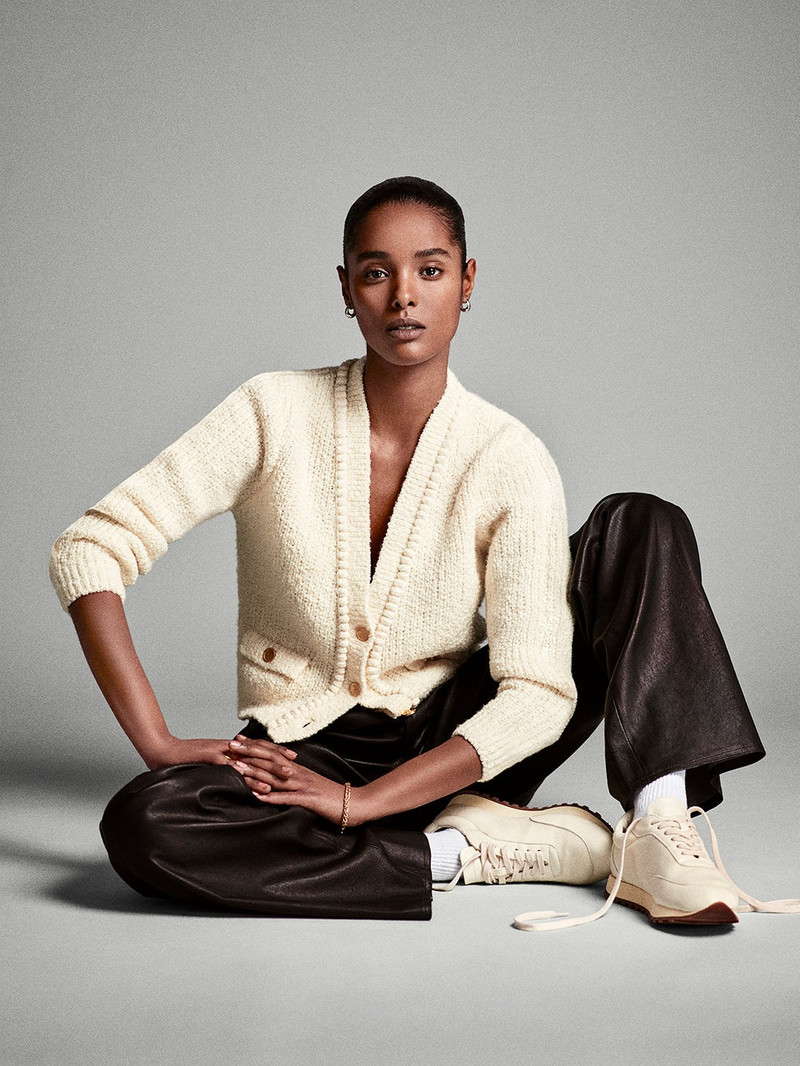 FRAME Double Pocket Cropped Cardi in Cream outlook