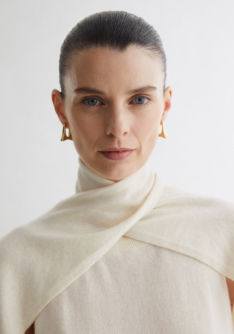 NEST Neck detail cashmere blend sweater 3