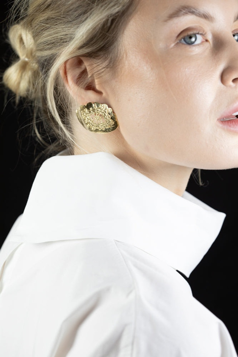 YSSO Protector Earrings outlook