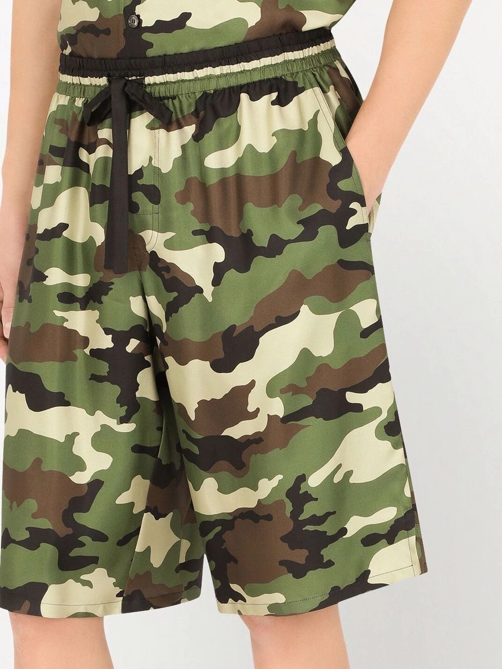 camouflage silk drawstring-waist shorts - 5