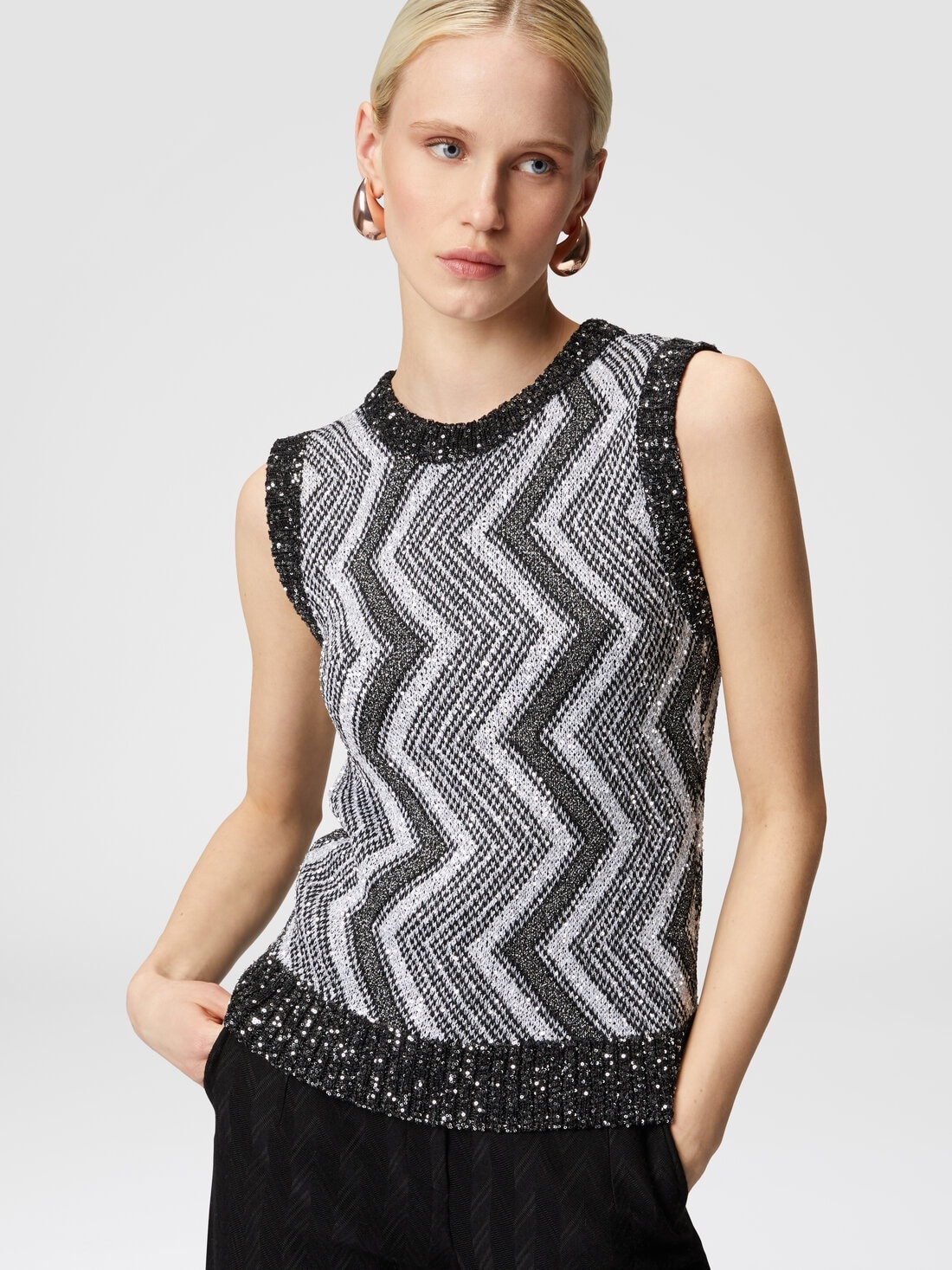 Vest with macro zig zag and sequins - 4