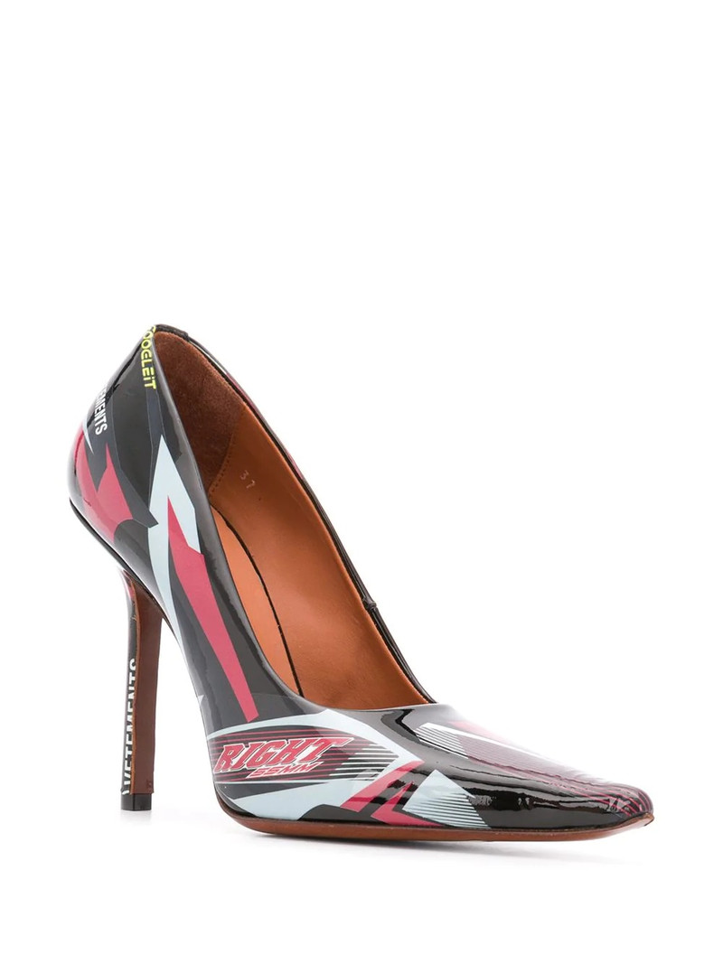 VETEMENTS colour-block logo pointed pumps outlook