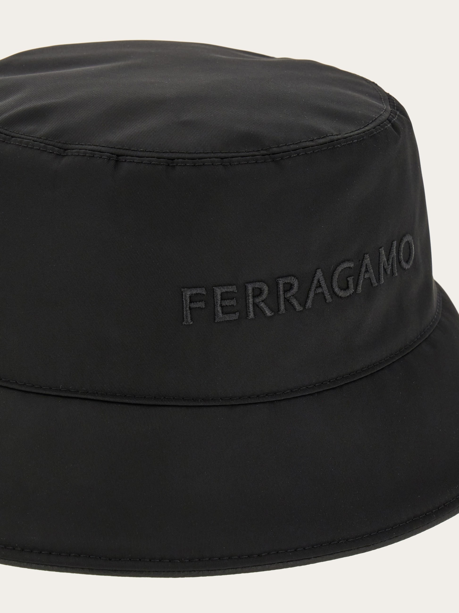 Bucket hat with embroidered logo - 2