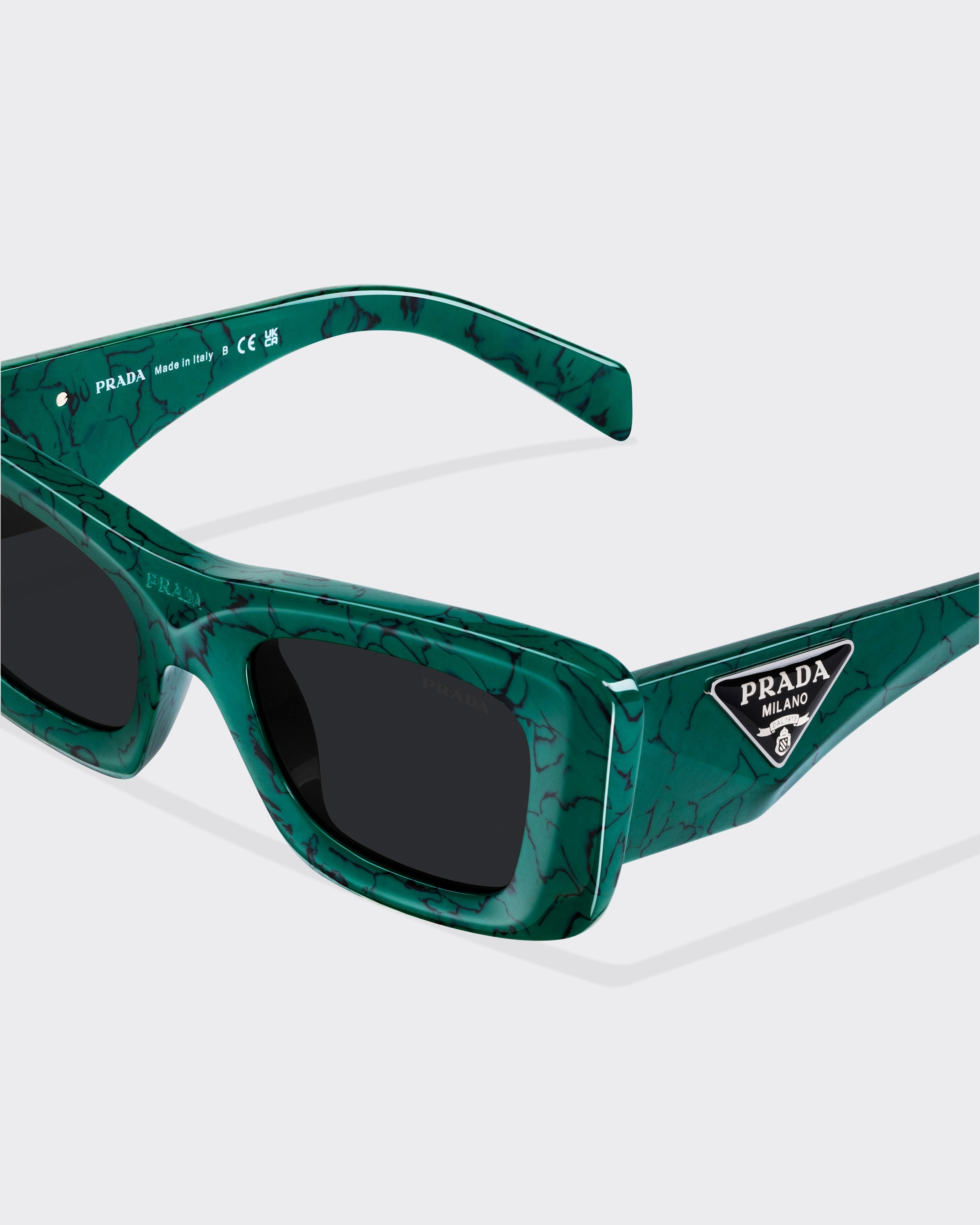 Sunglasses with triangle logo - 5