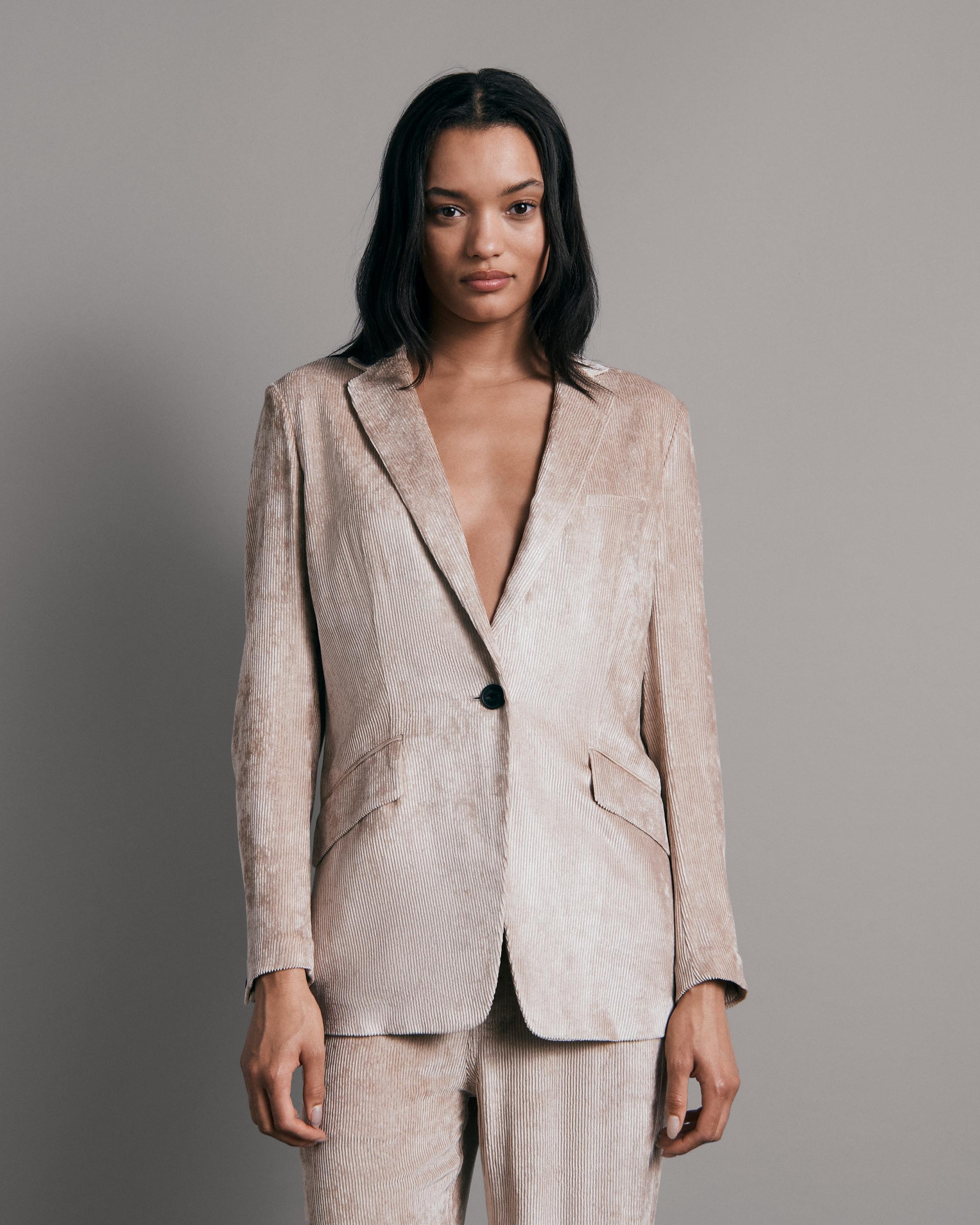 Margot Corduroy Blazer
Classic Fit Blazer - 3