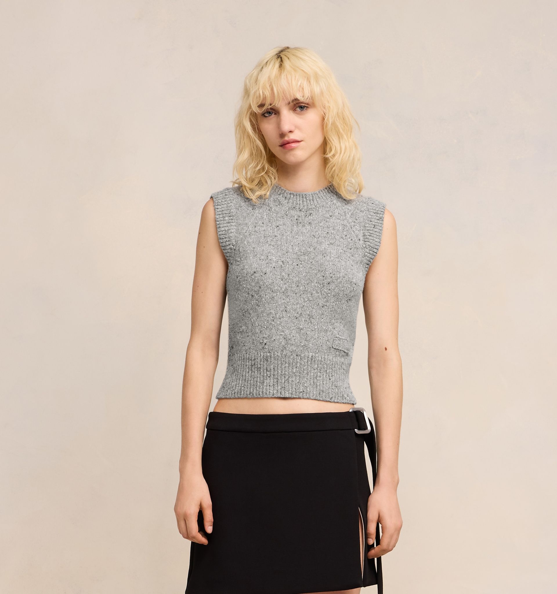 Ami Embroidery Sleeveless Sweater - 6