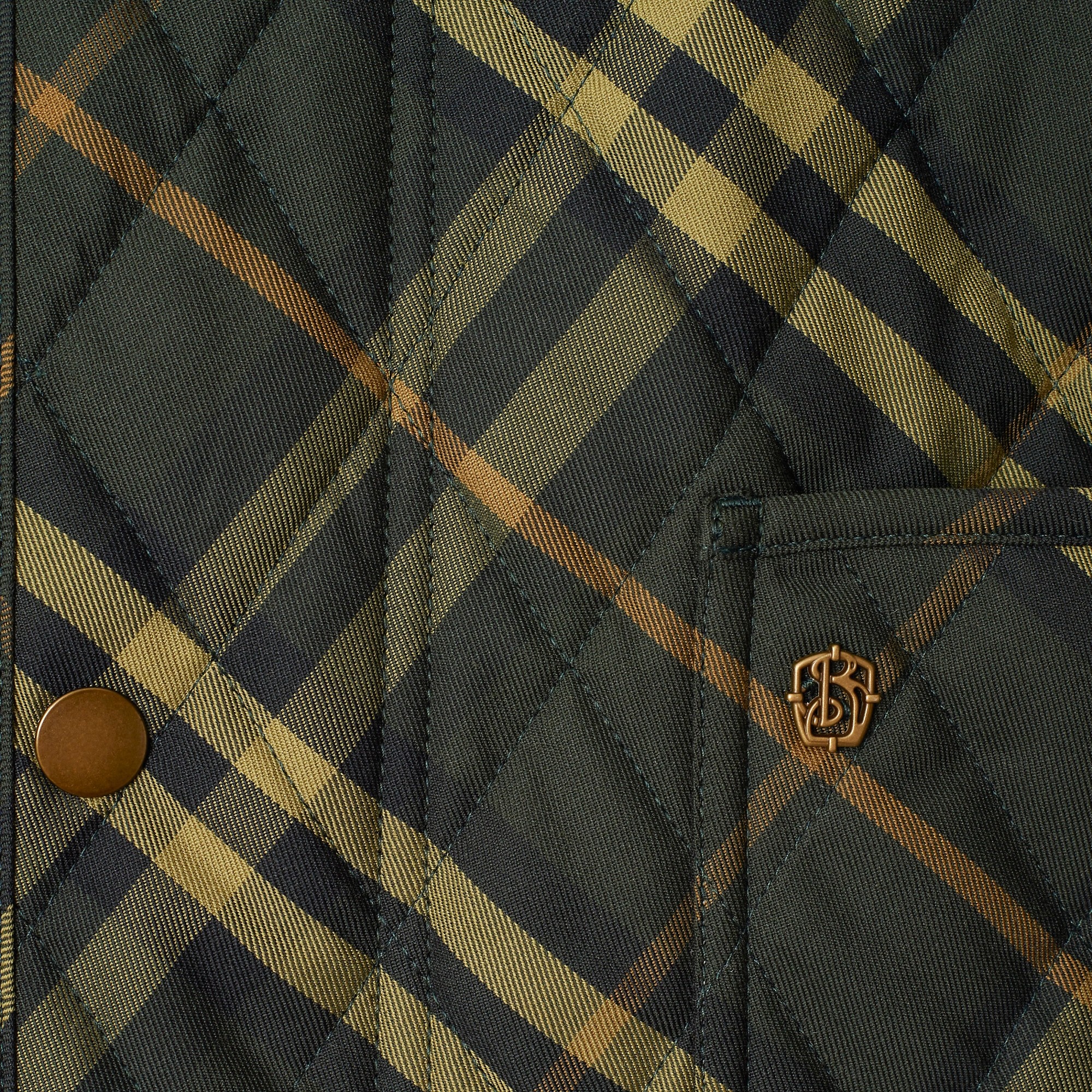 Burberry Cropped Check Quilted Barn Jacket | REVERSIBLE