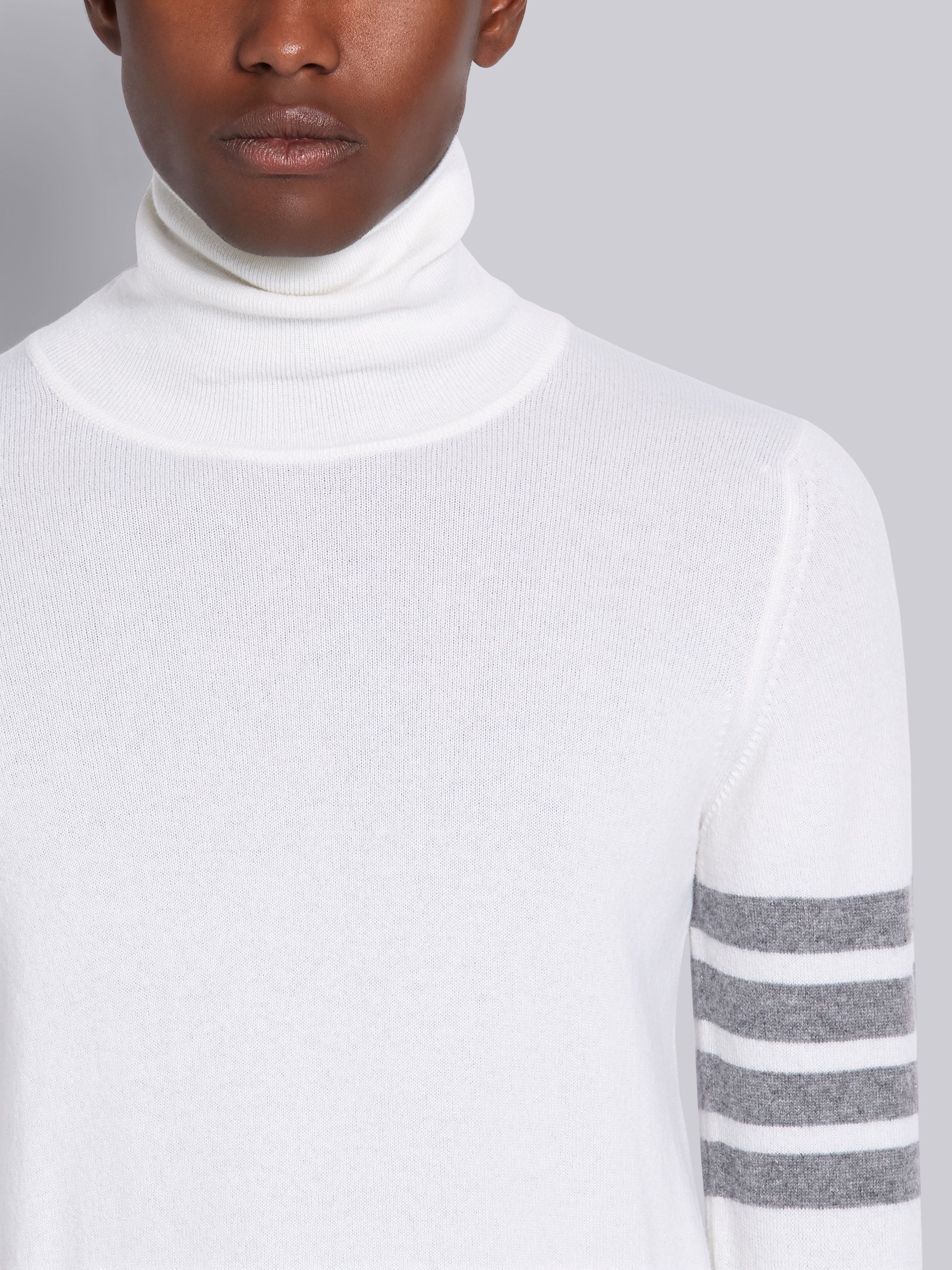 White Cashmere 4-Bar Turtleneck - 5