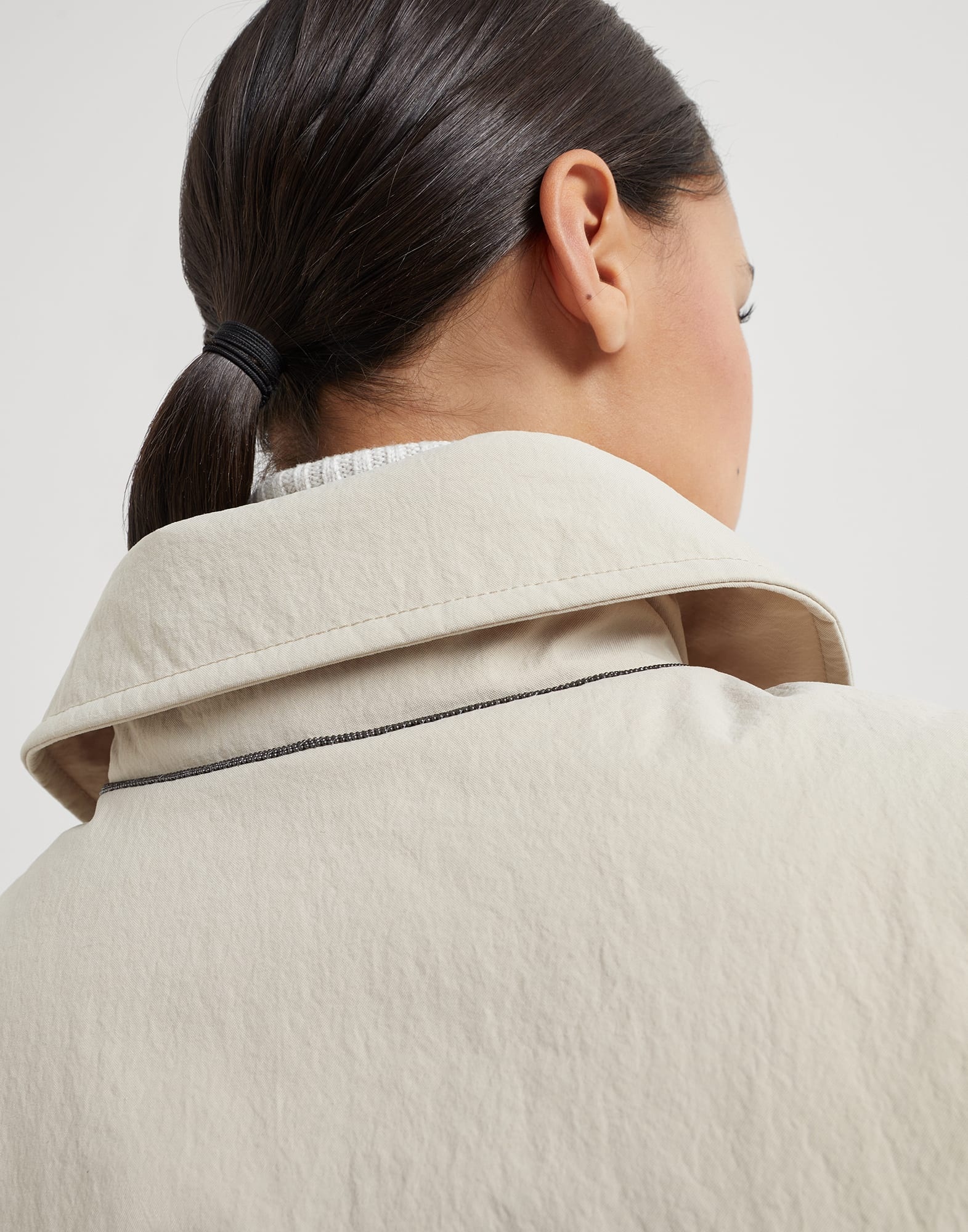 Techno canvas sleeveless trench with down quilting and monili - 3