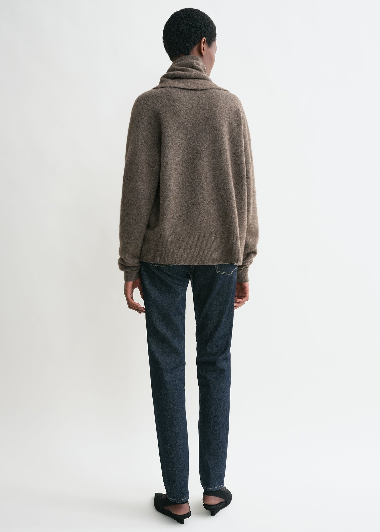 Draped-scarf knit truffle - 4