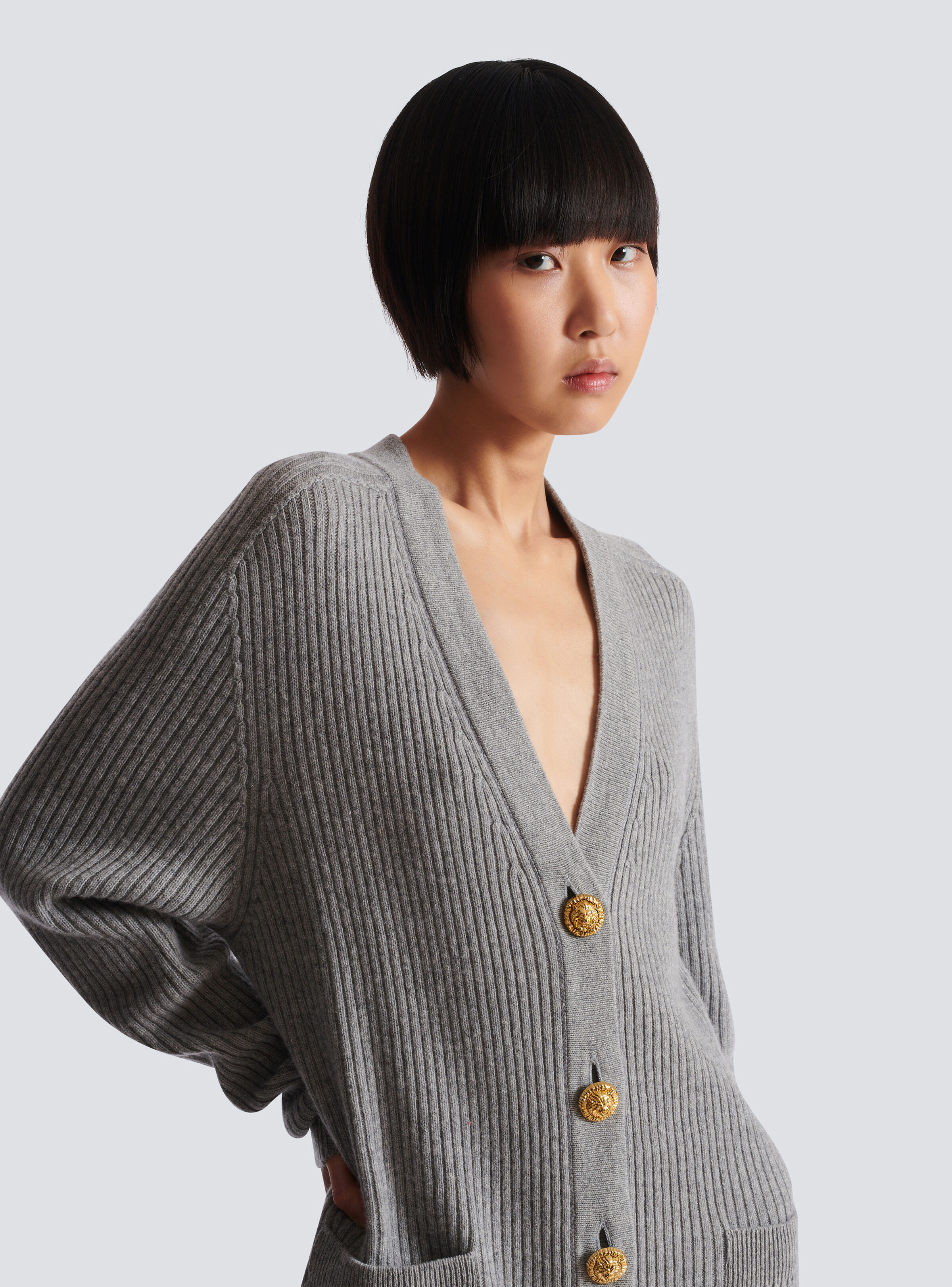 Buttoned cashmere cardigan - 7