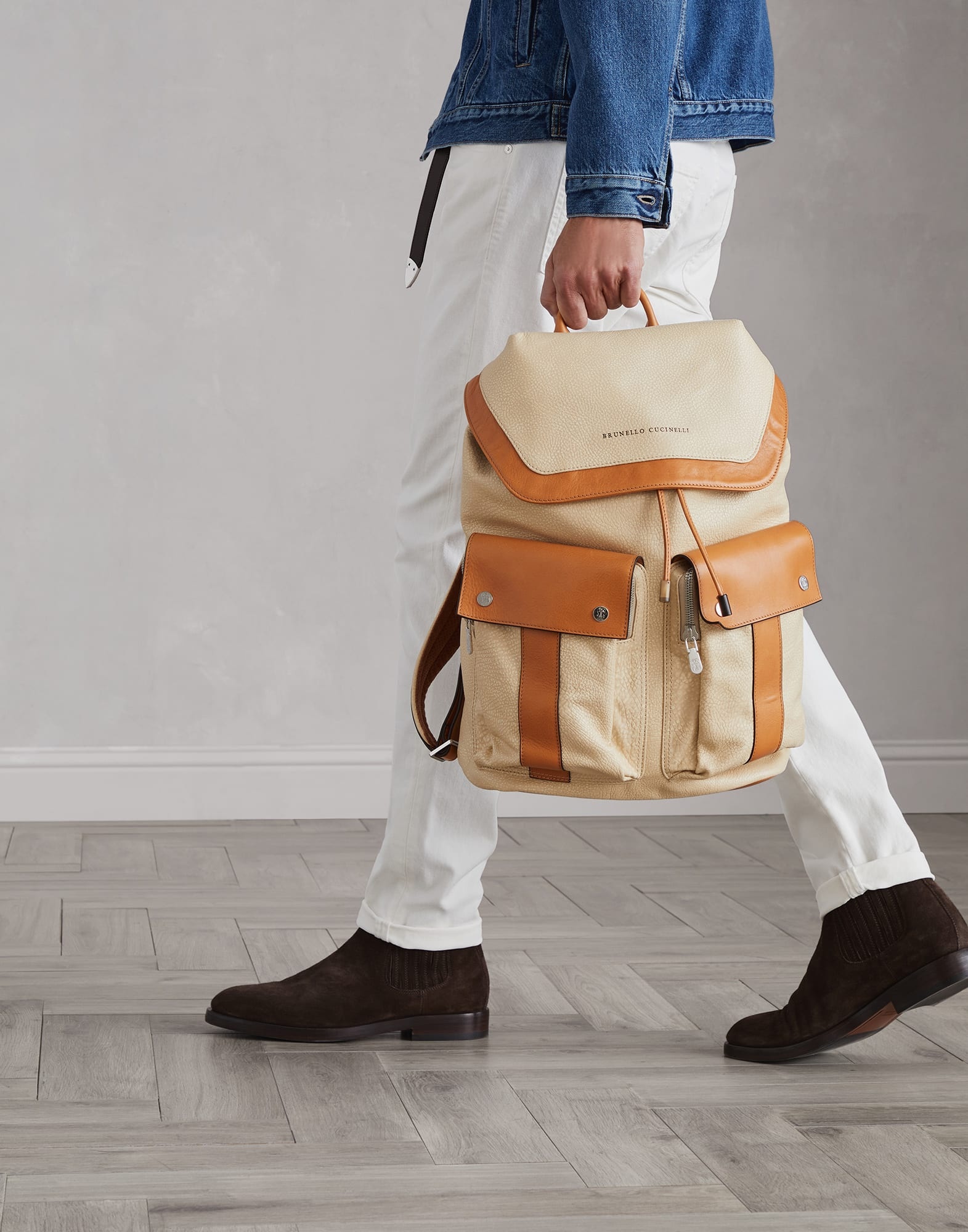 Cowhide leisure backpack - 4