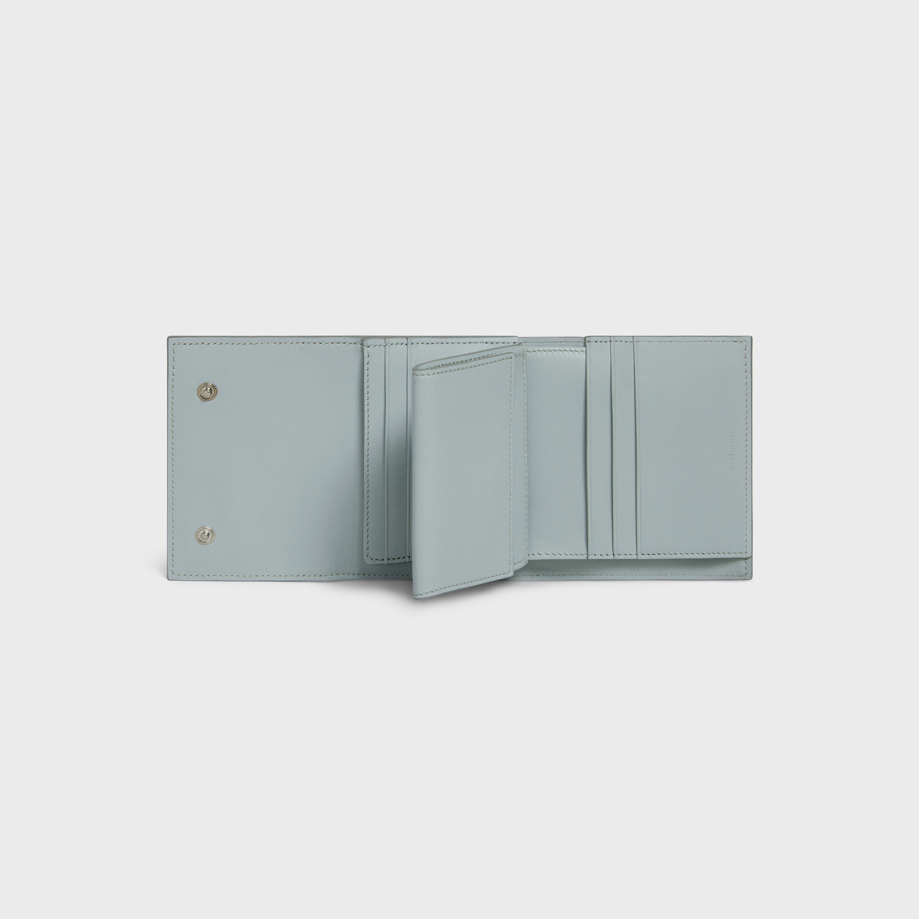 Small trifold wallet in Grained calfskin - 4