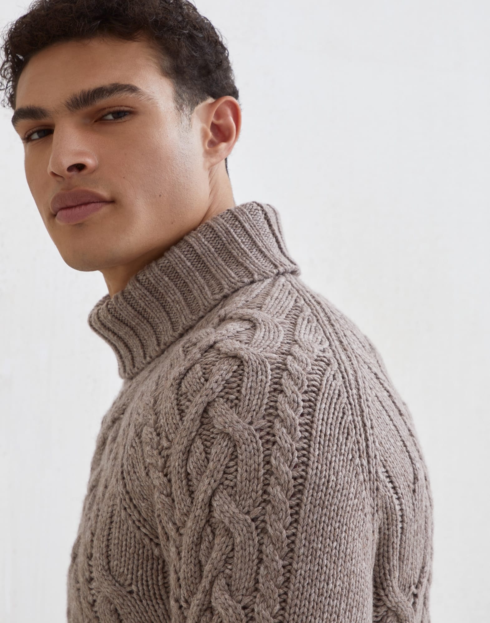 Cashmere Feather yarn cable knit turtleneck sweater - 3
