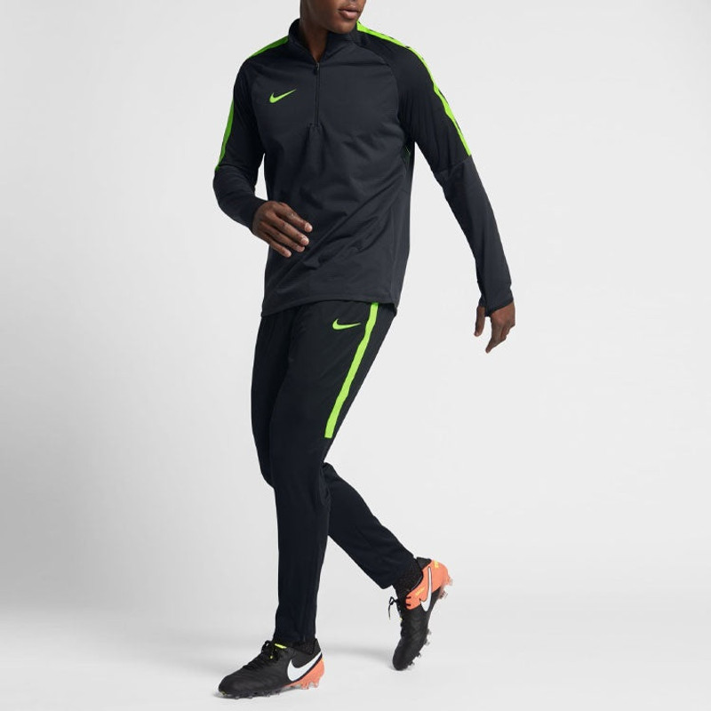 Nike Nike Authetic Shark Skin Windbreaker 807029-010 outlook