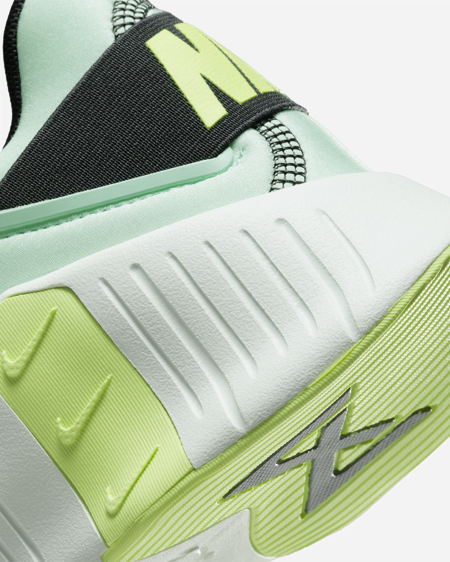 Nike Unisex Free Metcon 4 Workout Shoes - 8