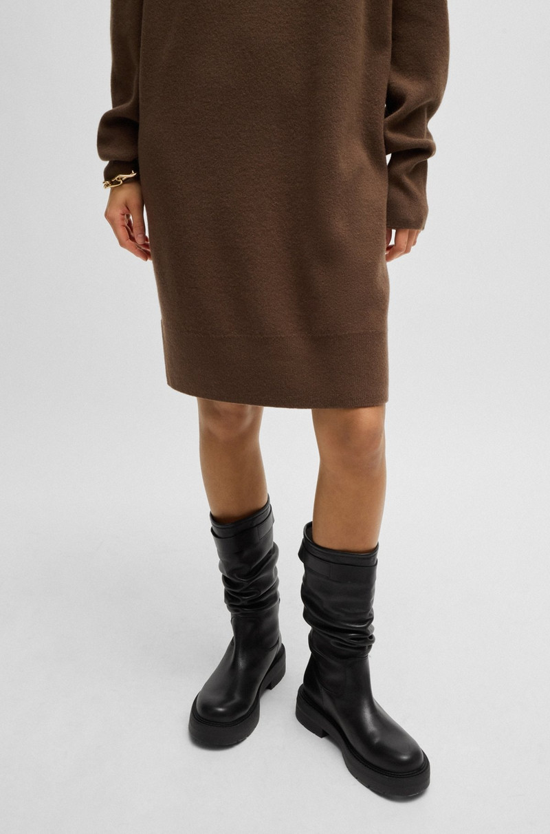 LEATHER BOOTS WITH RELAXED PROFILE AND DOUBLE B MONOGRAM 4