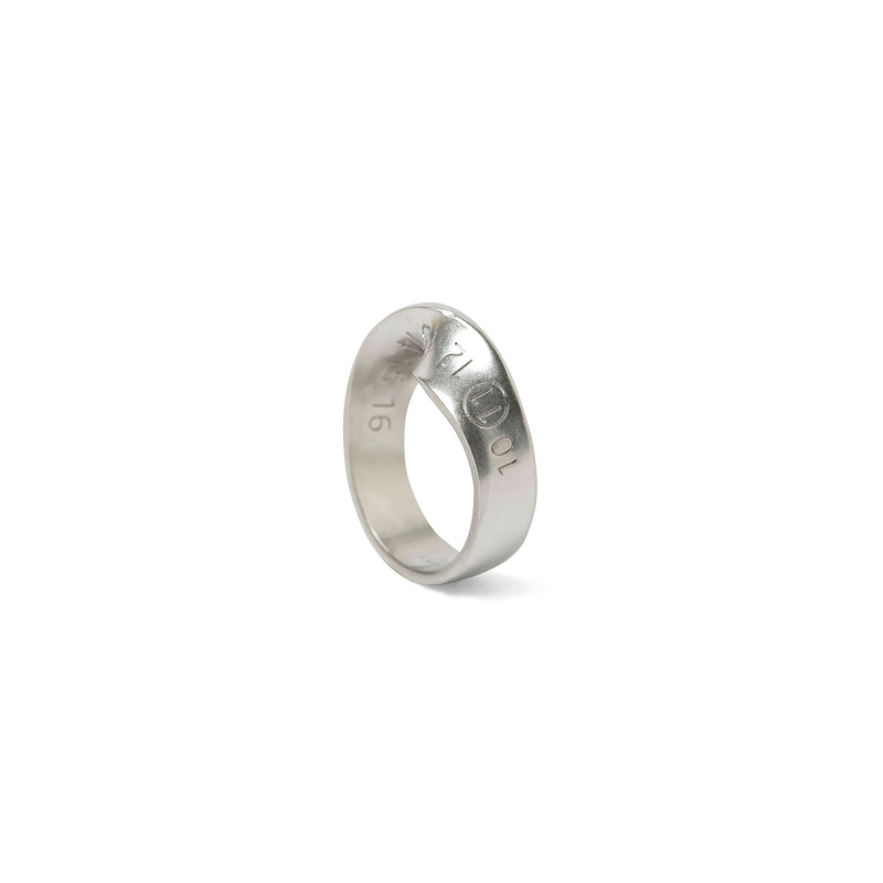 Maison Margiela Number Twist Ring in Silver outlook