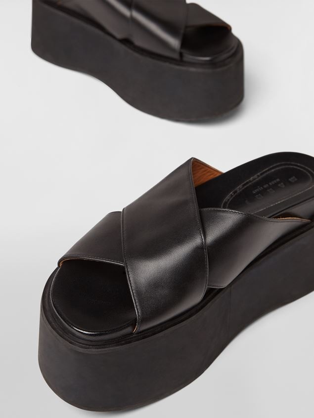 CRISS-CROSS WEDGE IN BLACK CALF LEATHER - 5
