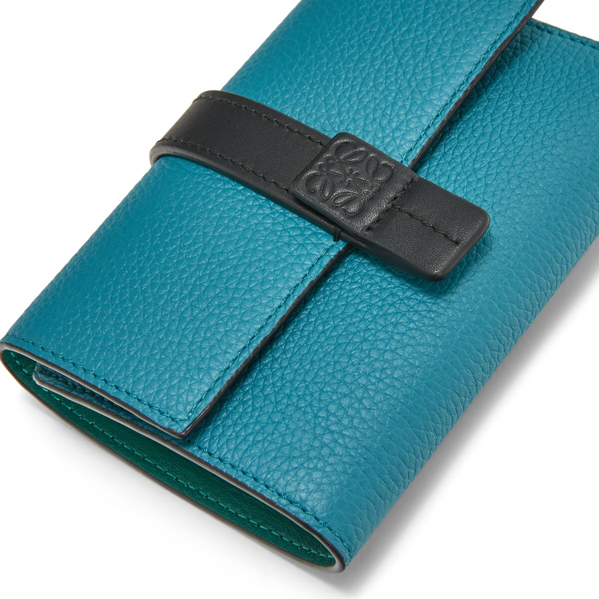 Small vertical wallet in soft grained calfskin - 5