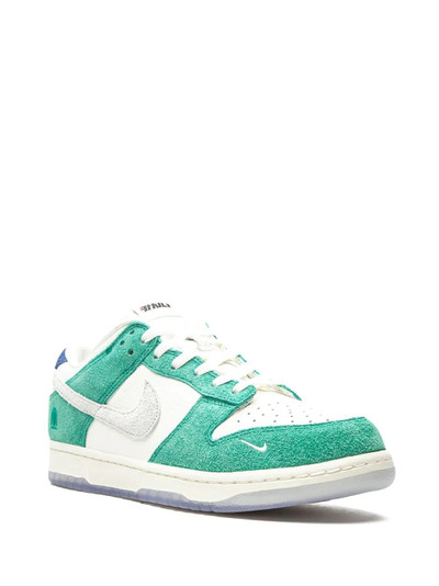 Nike x Kasina Dunk Low sneakers outlook