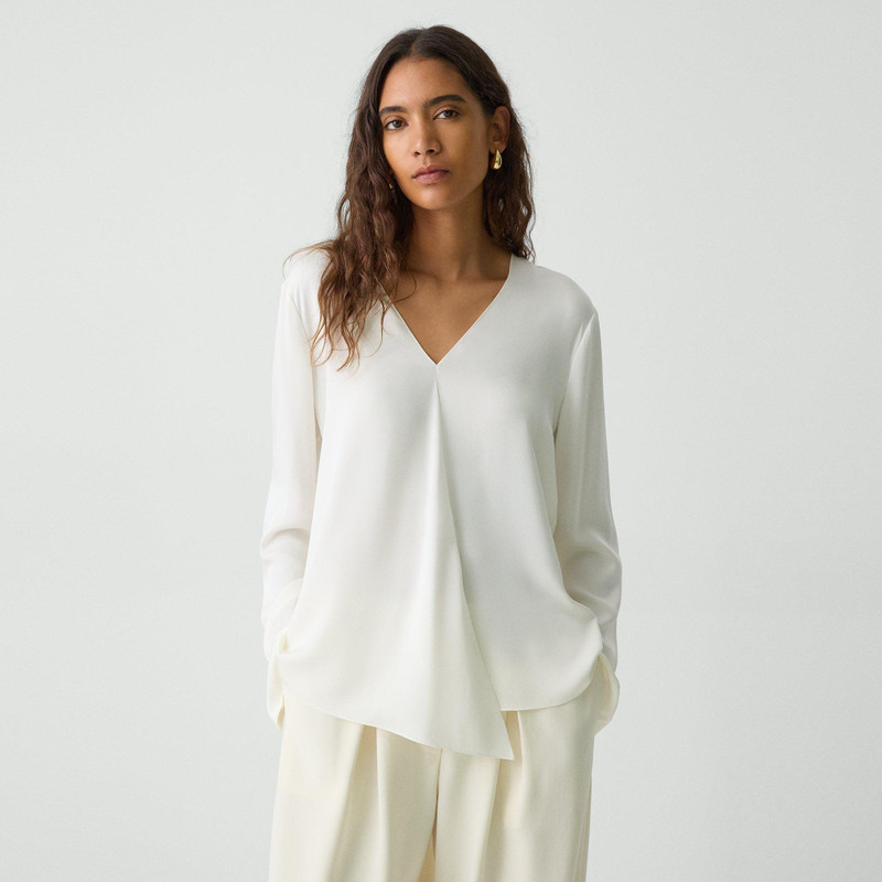 Theory Relaxed V-Neck Blouse in Silk Georgette outlook