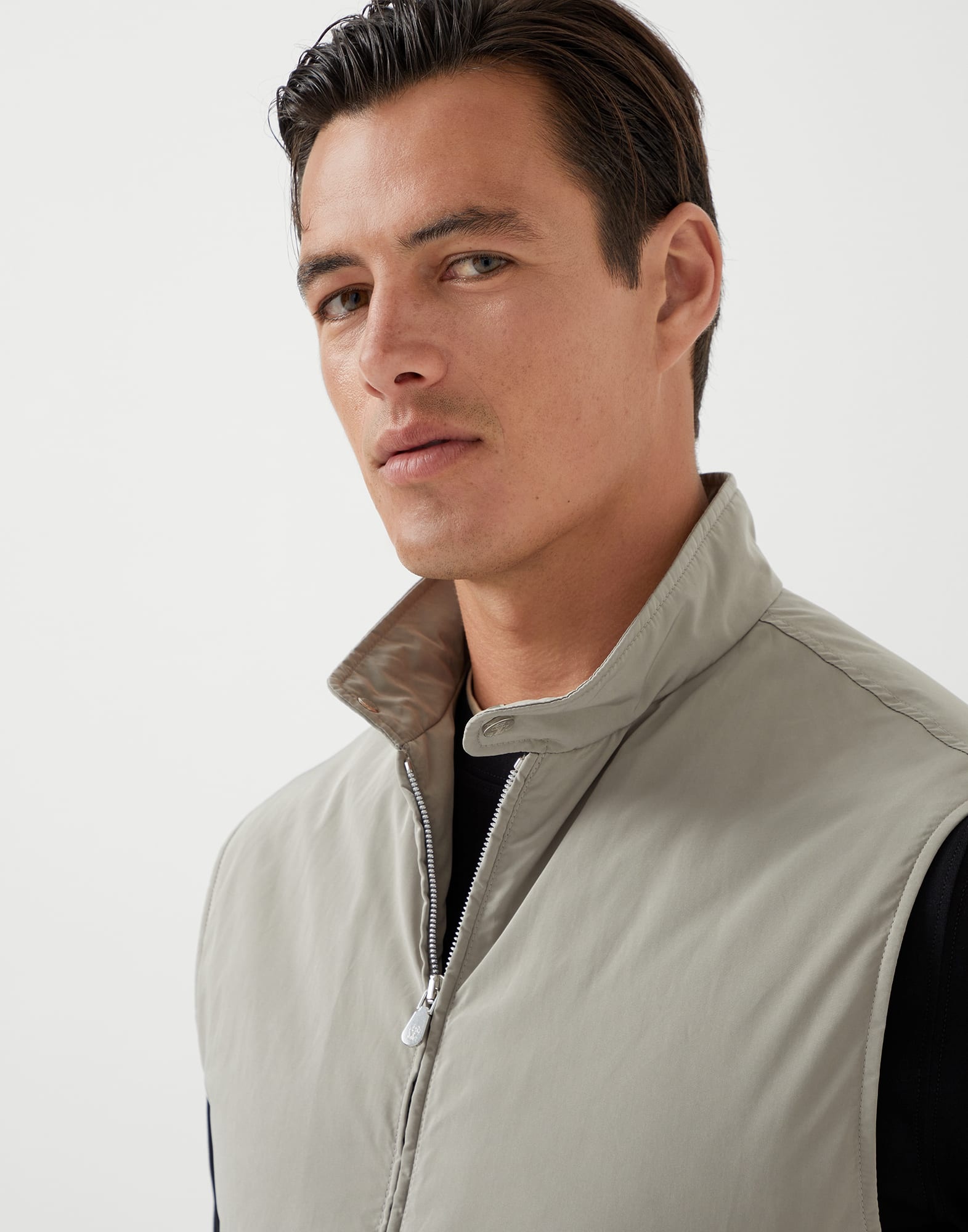 Water-resistant microfiber vest with Thermore® padding - 3