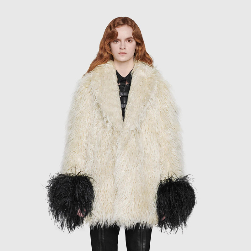 Faux fur coat with feathers 3