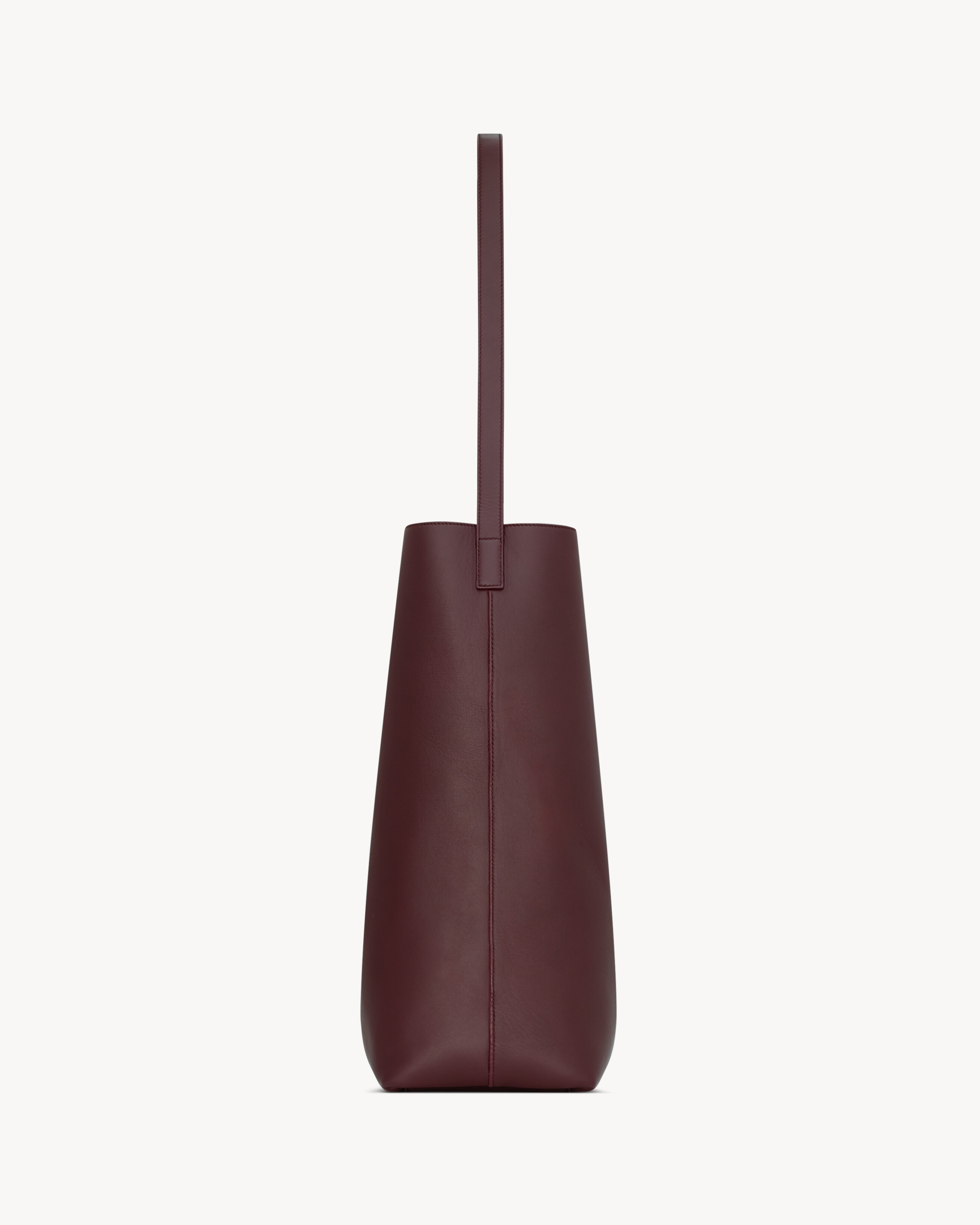 BOLD HOBO BAG IN SMOOTH LEATHER - 4