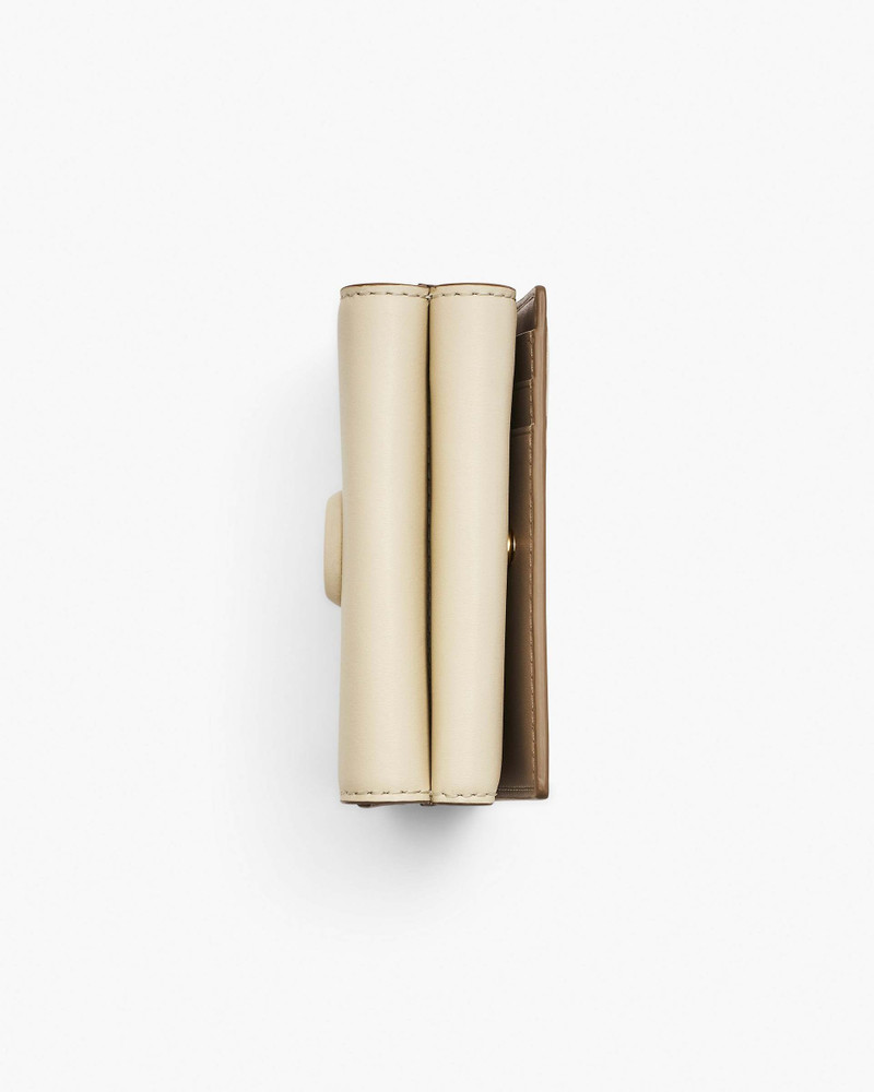 Marc Jacobs THE LEATHER J MARC TRIFOLD WALLET outlook