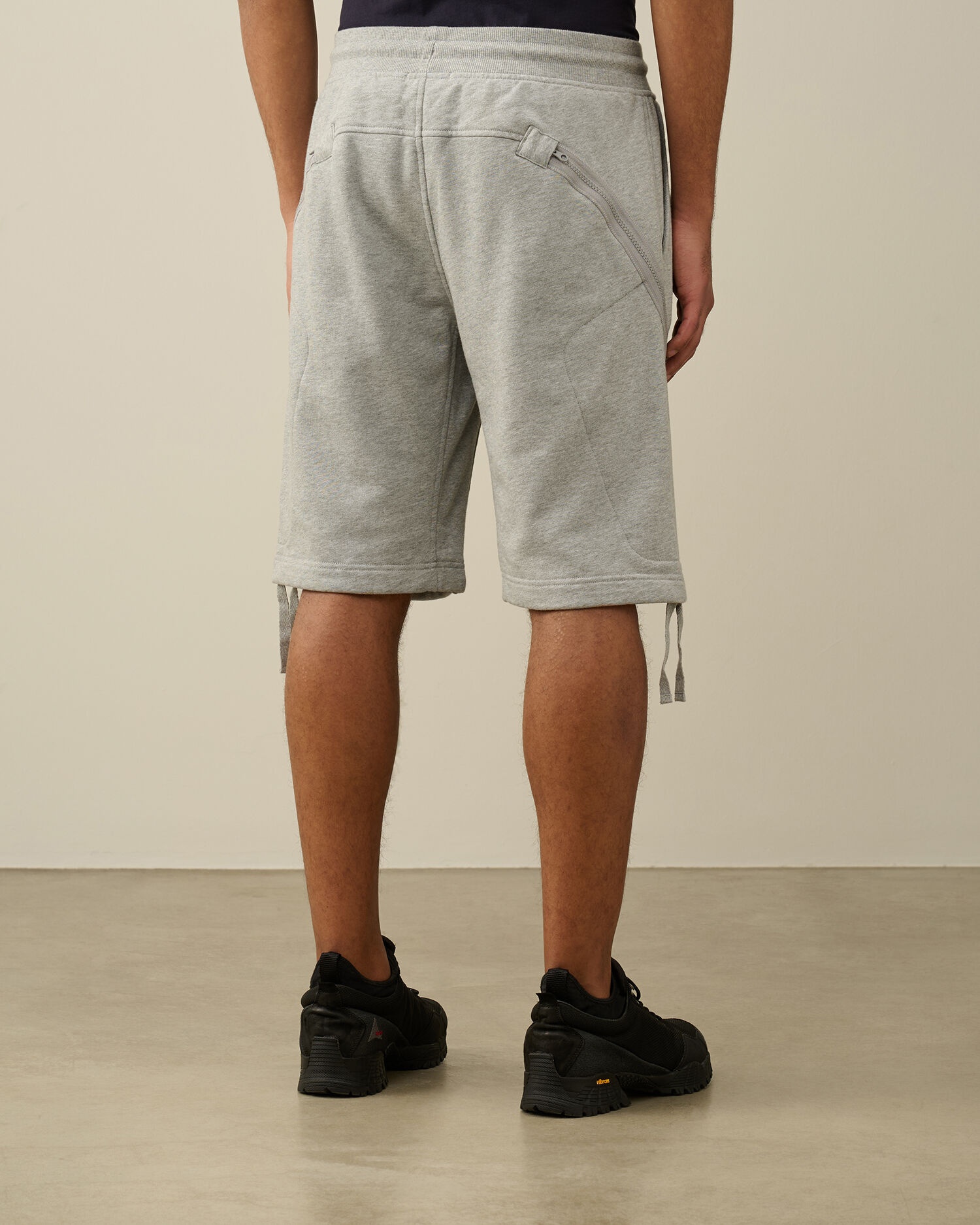 Diagonal Raised Fleece Zipped Pocket Shorts - 3