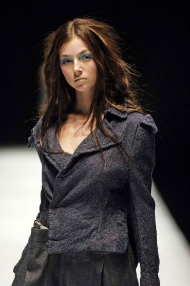 Yohji Yamamoto Fall 2006 Runway Oversized Wool Cropped Jacket 1 - 4
