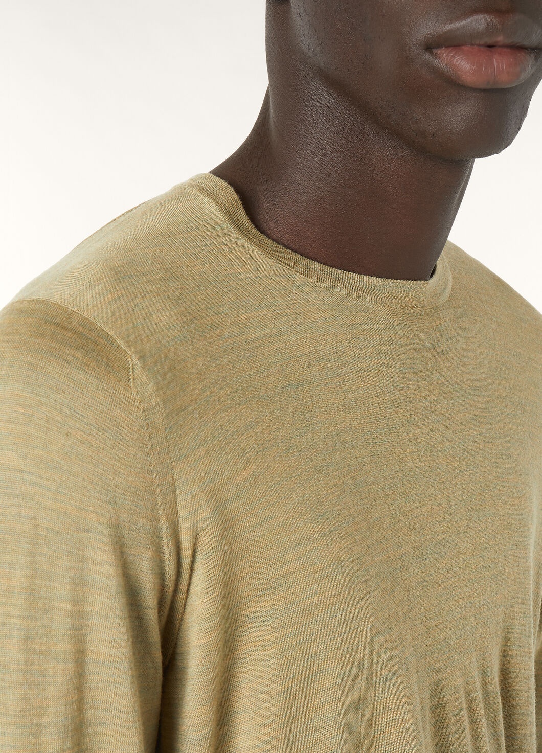 T-Shirt Crewneck - 3