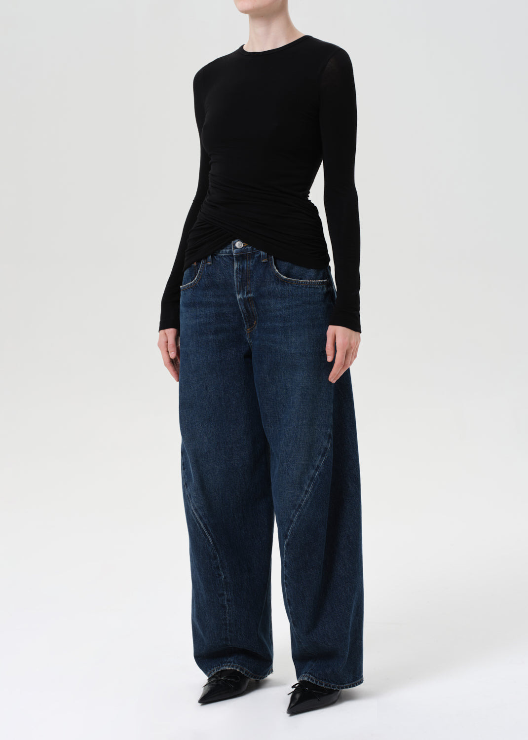 EVE TWIST TEE IN BLACK - 4
