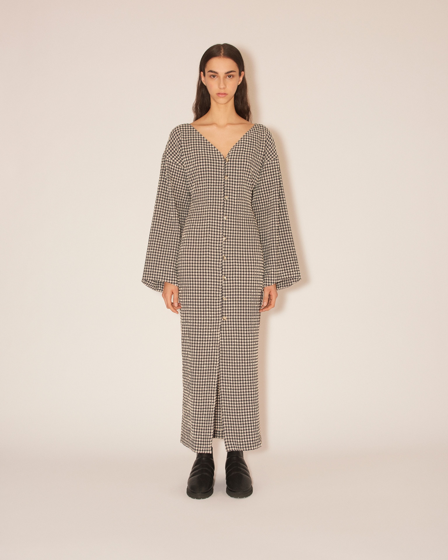 Nanushka VERDA - Fitted button down seersucked check maxi