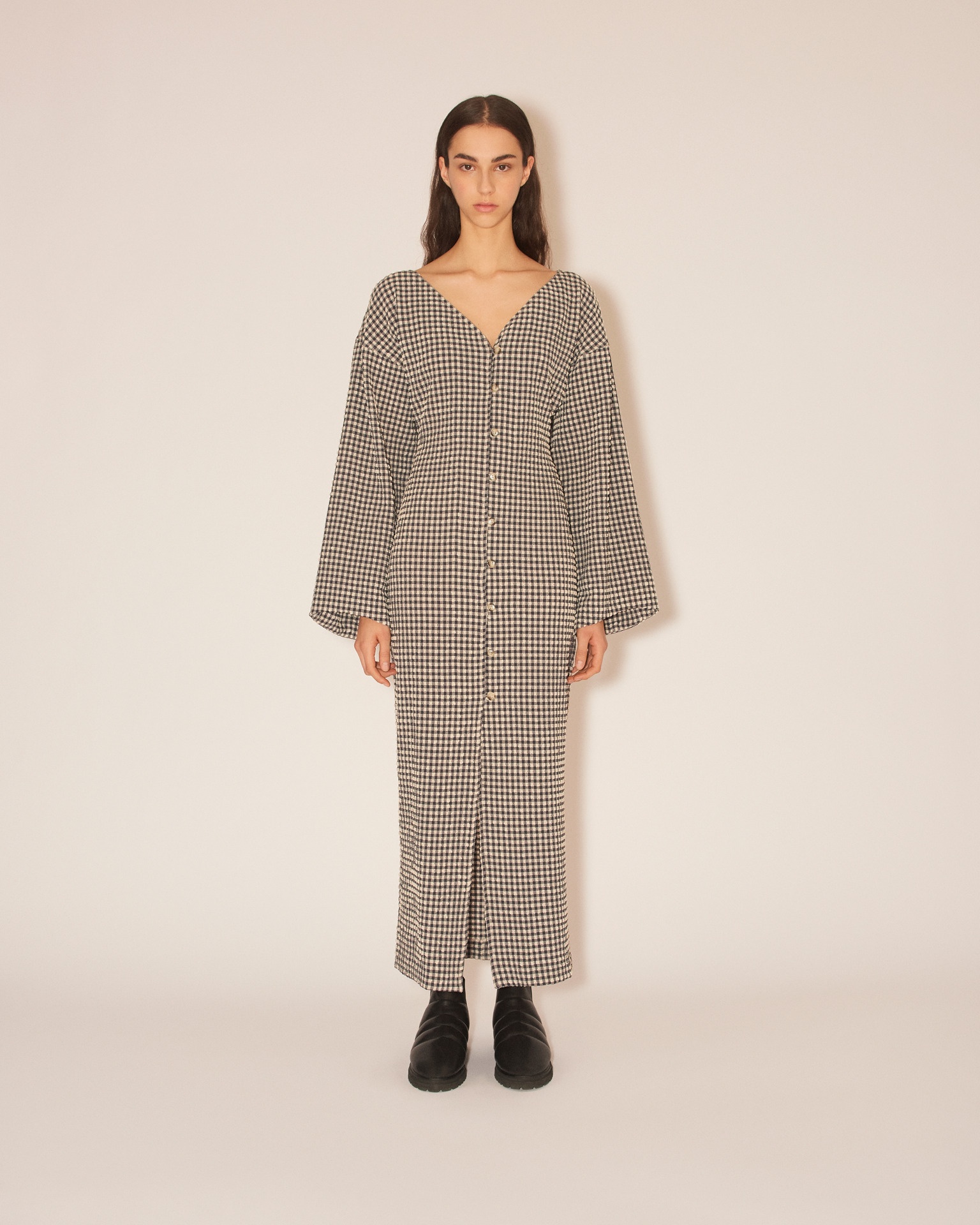 VERDA - Fitted button down seersucked check maxi dress - Navy/Creme - 2