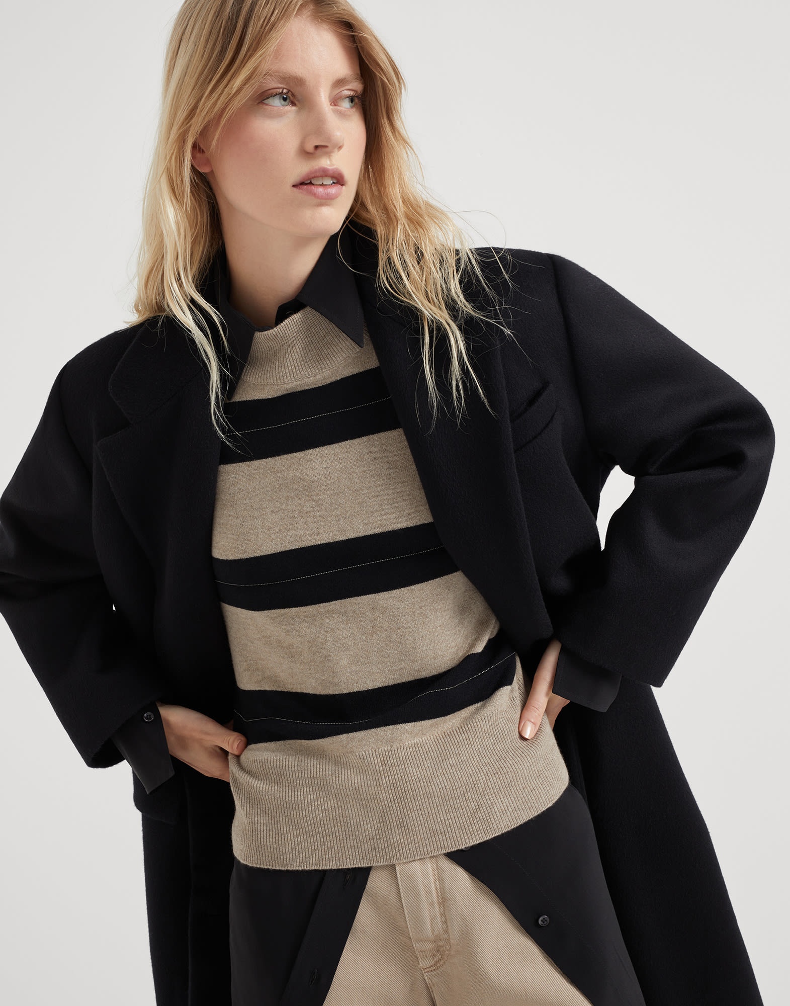 Hand-crafted cashmere beaver double cloth coat with monili - 4