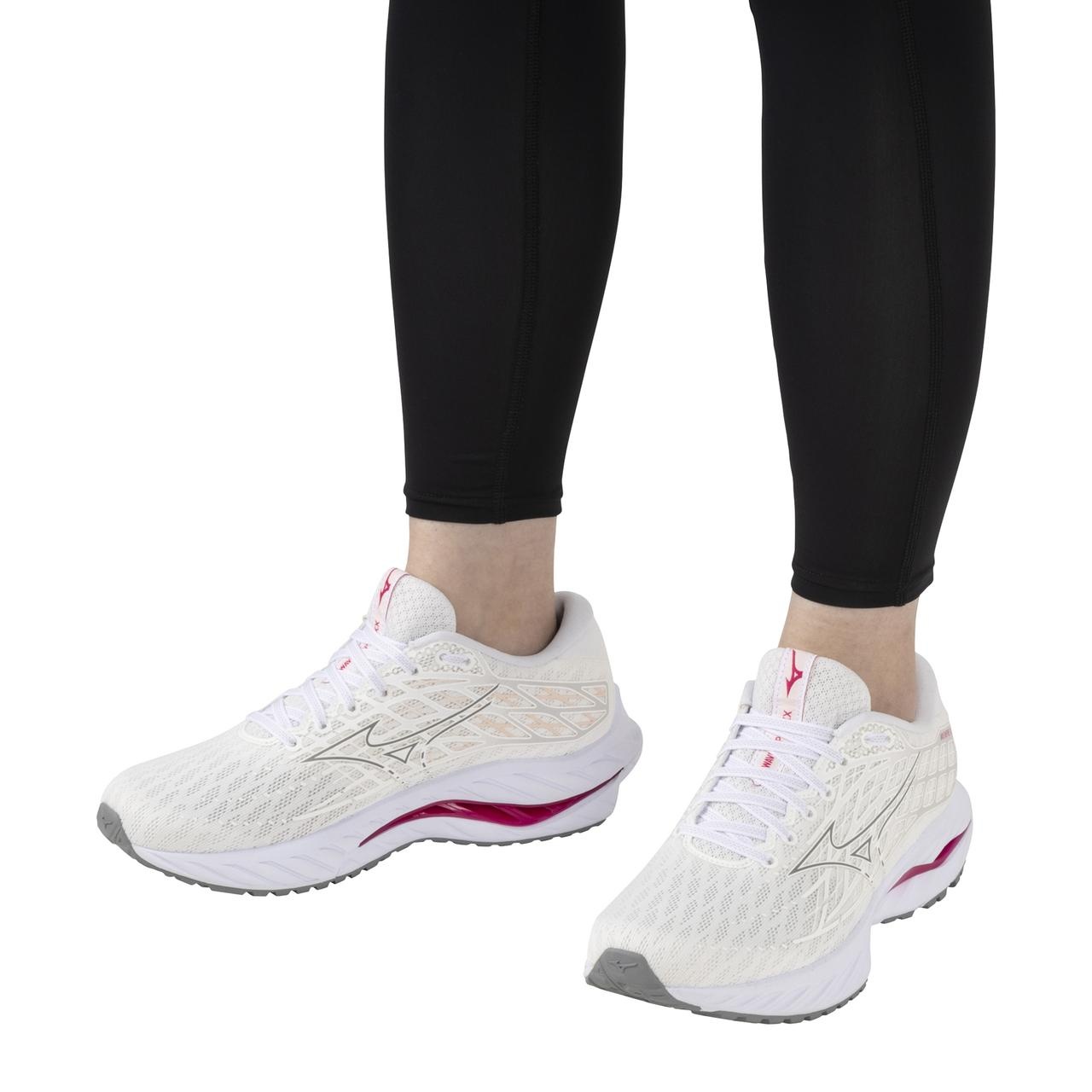 Women's Wave Inspire 20 Project Zero Running Shoe - 9