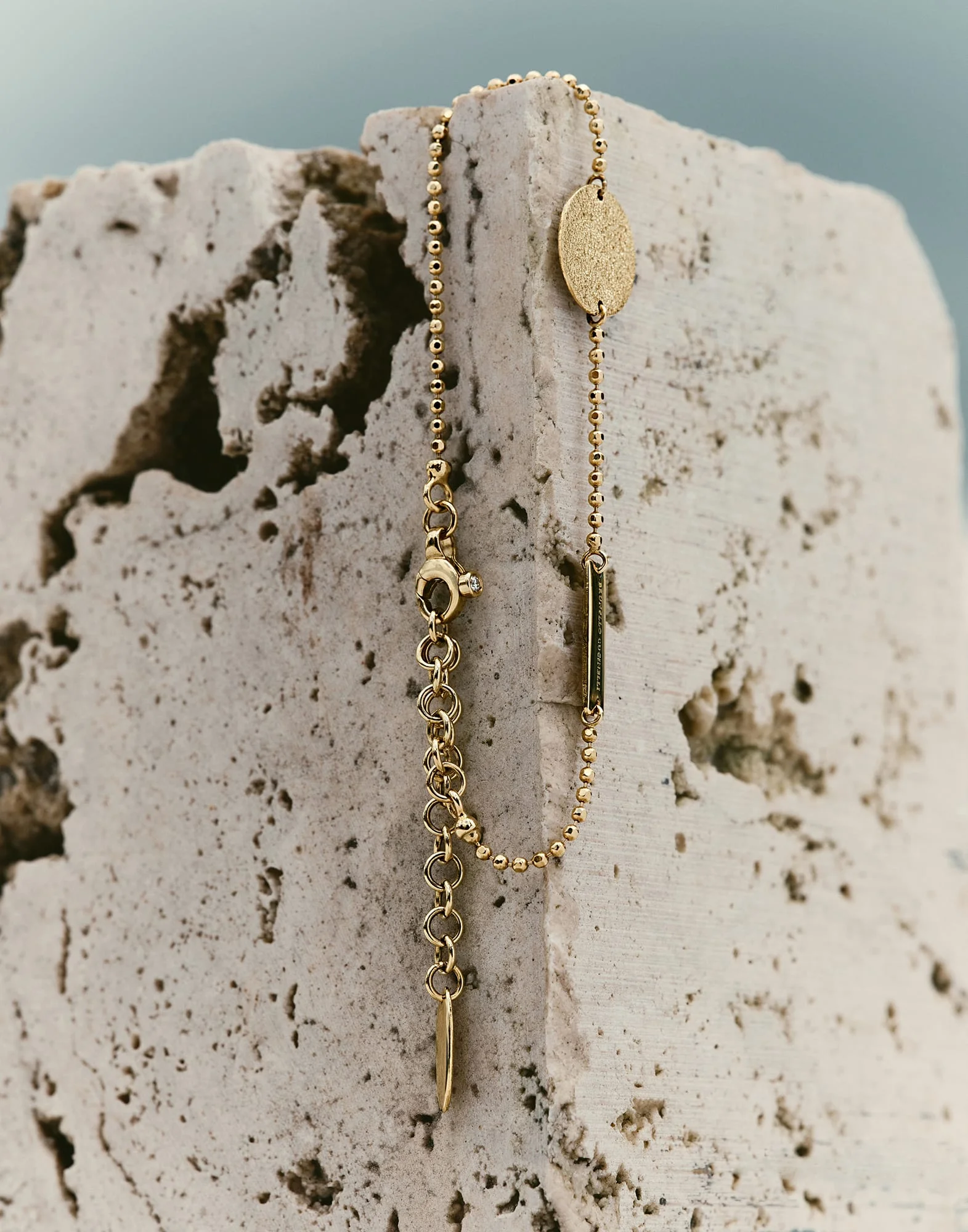 18k Gold bracelet with 0.015ct Diamond - 1