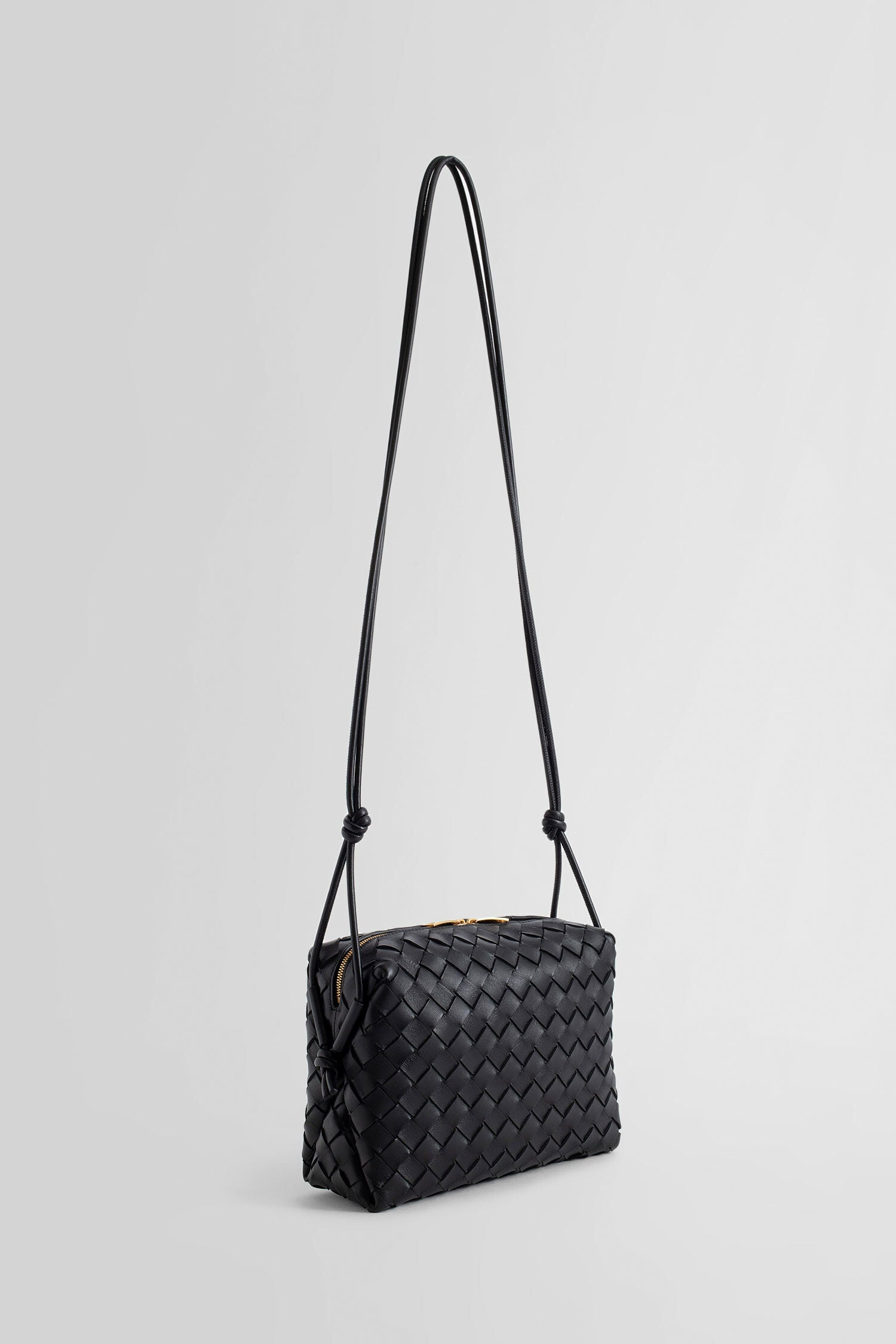 BOTTEGA VENETA WOMAN BLACK SHOULDER BAGS - 2