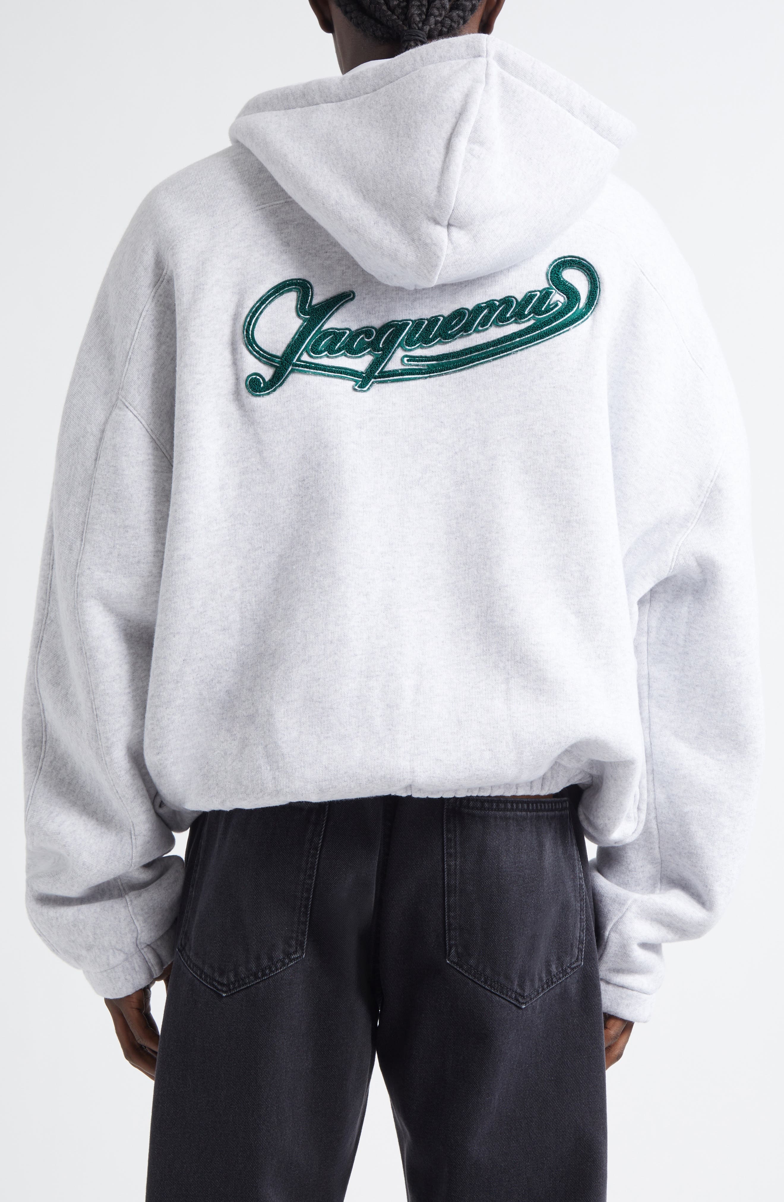 Jacquemus Le Hoodie Torneo Club Logo Patch Cotton Hoodie in Athletic Club Grey at Nordstrom - 3