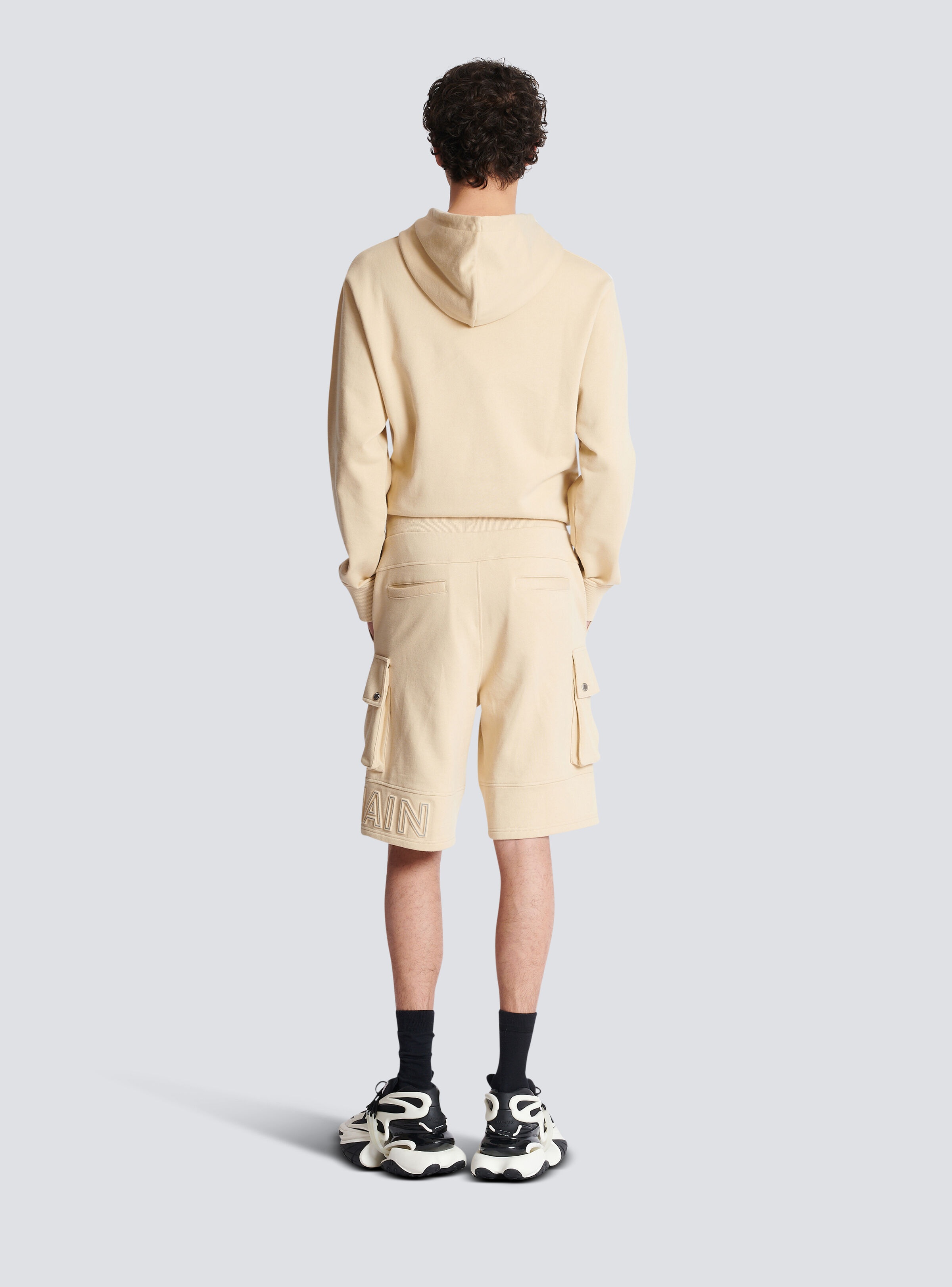 Cargo shorts with reflective Balmain logo - 4