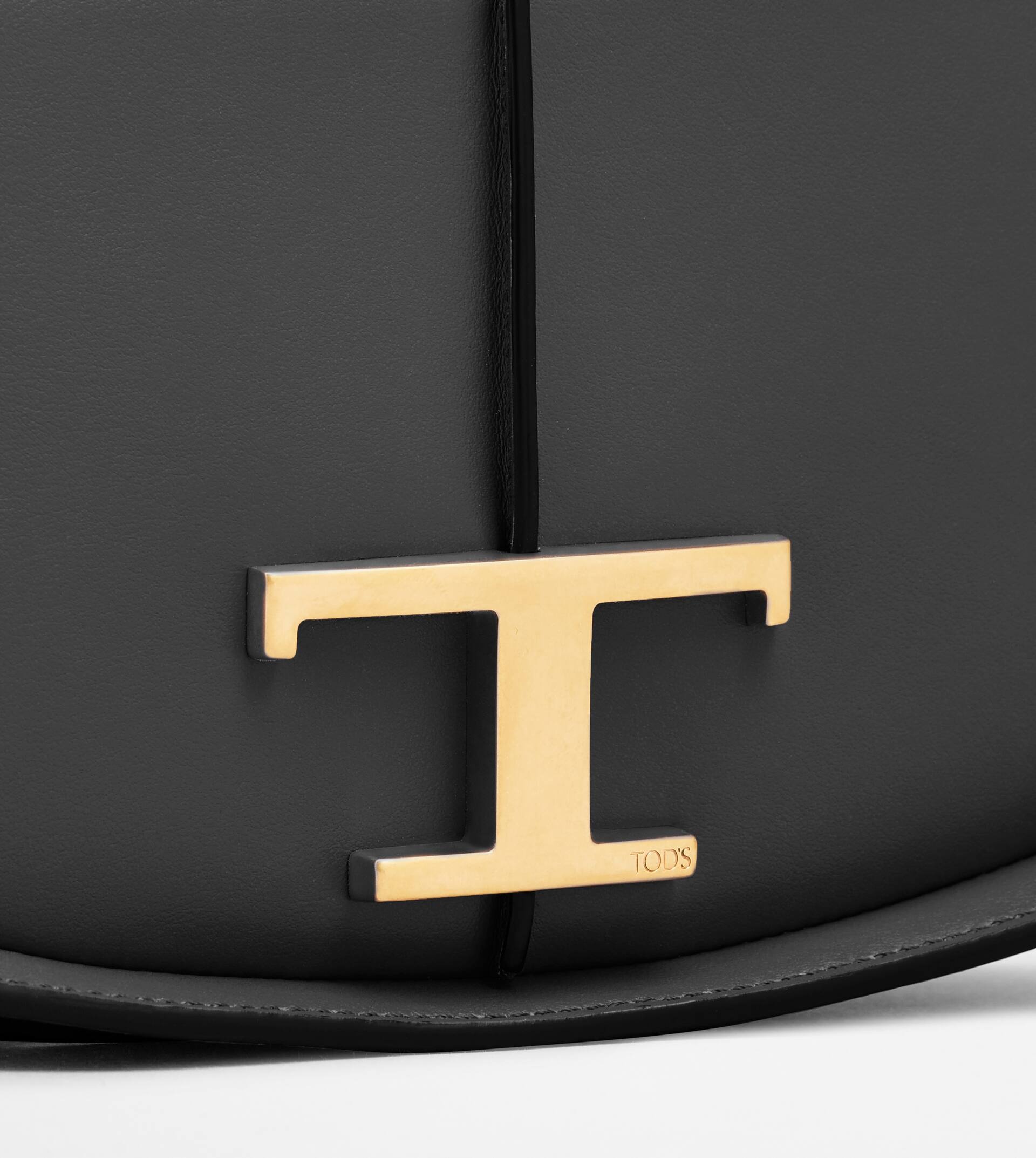 T TIMELESS SHOULDER BAG IN LEATHER MICRO - BLACK - 5