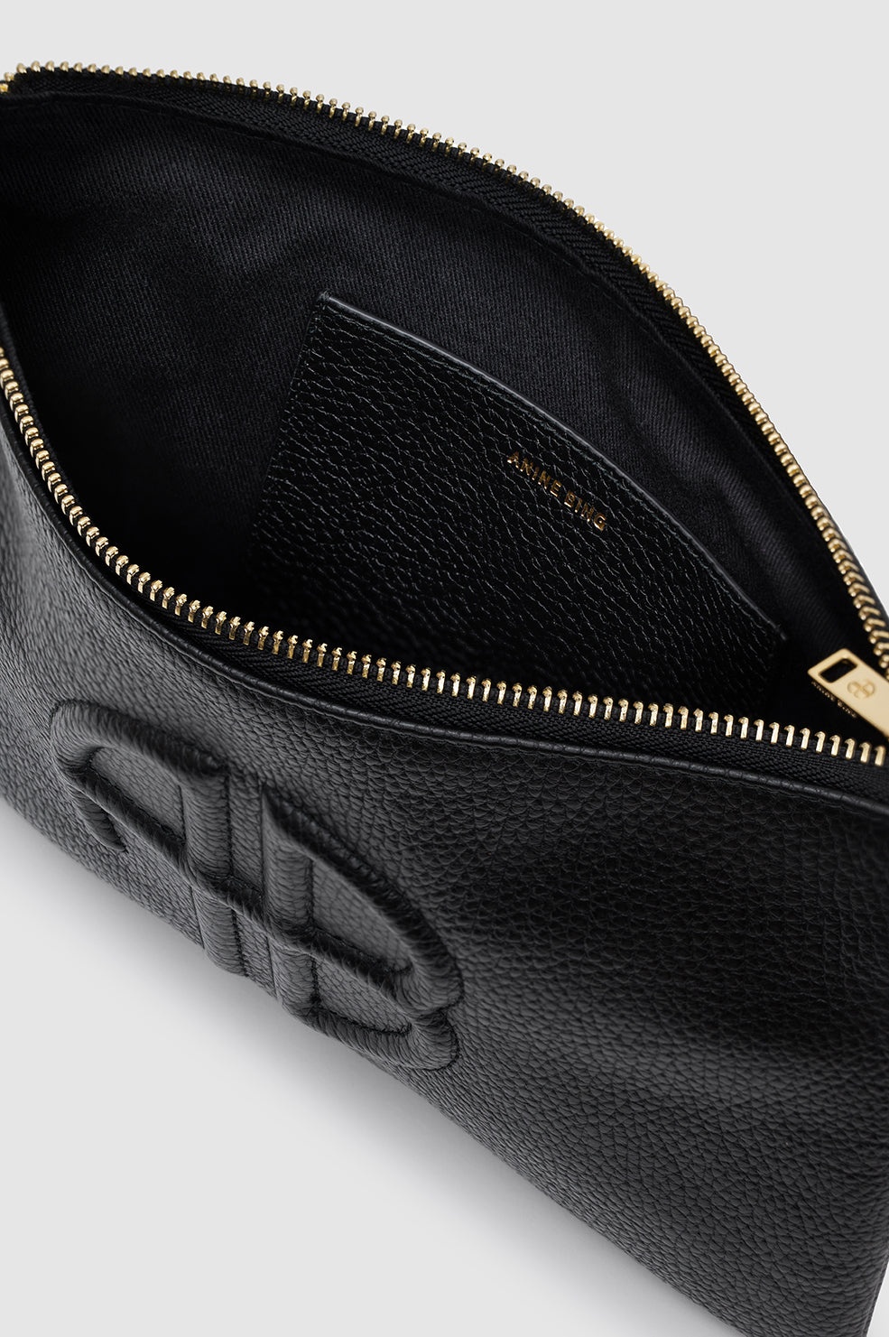 Lili Pouch - Black Pebbled - 4