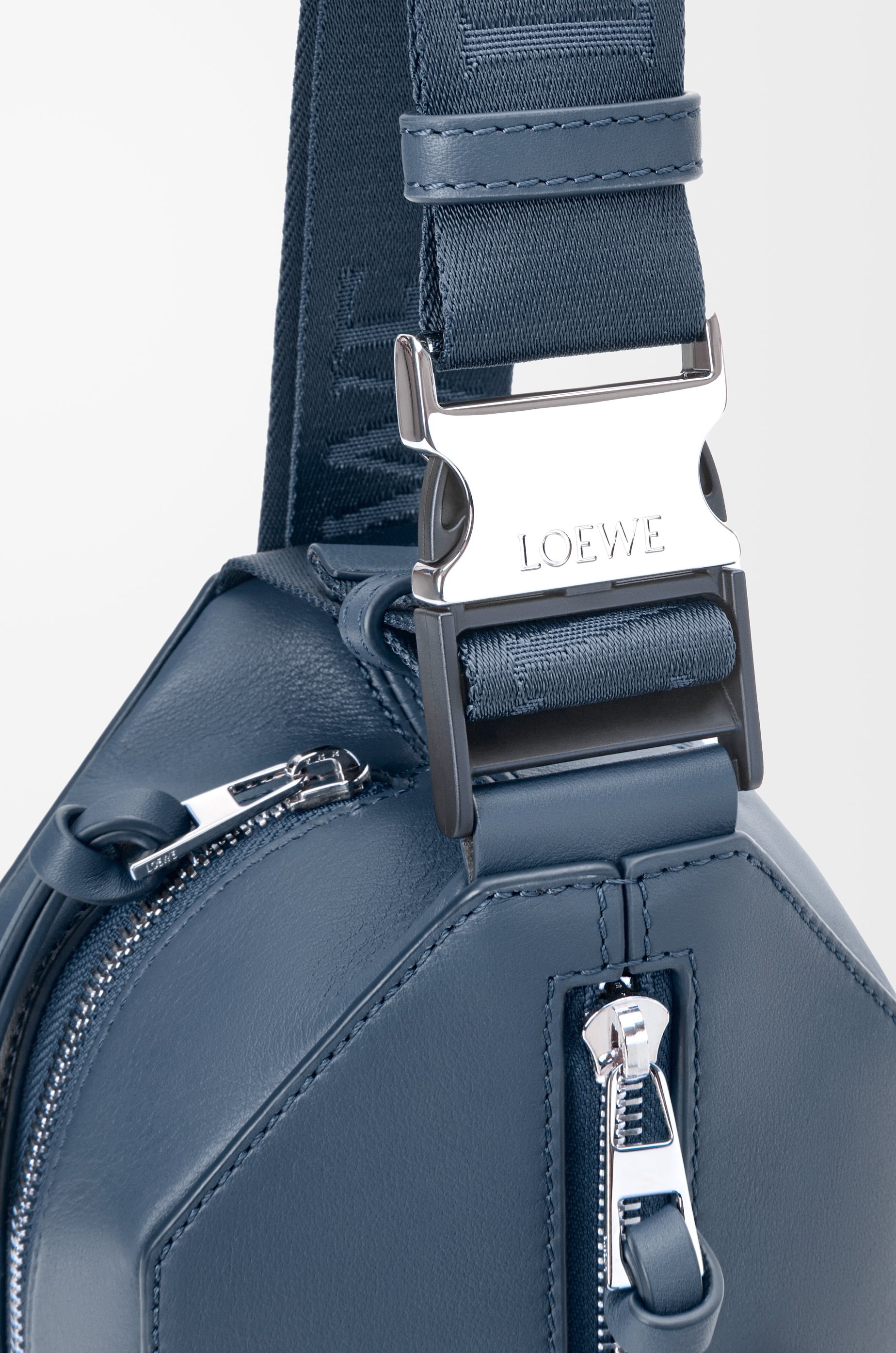 Convertible sling in classic calfskin - 6