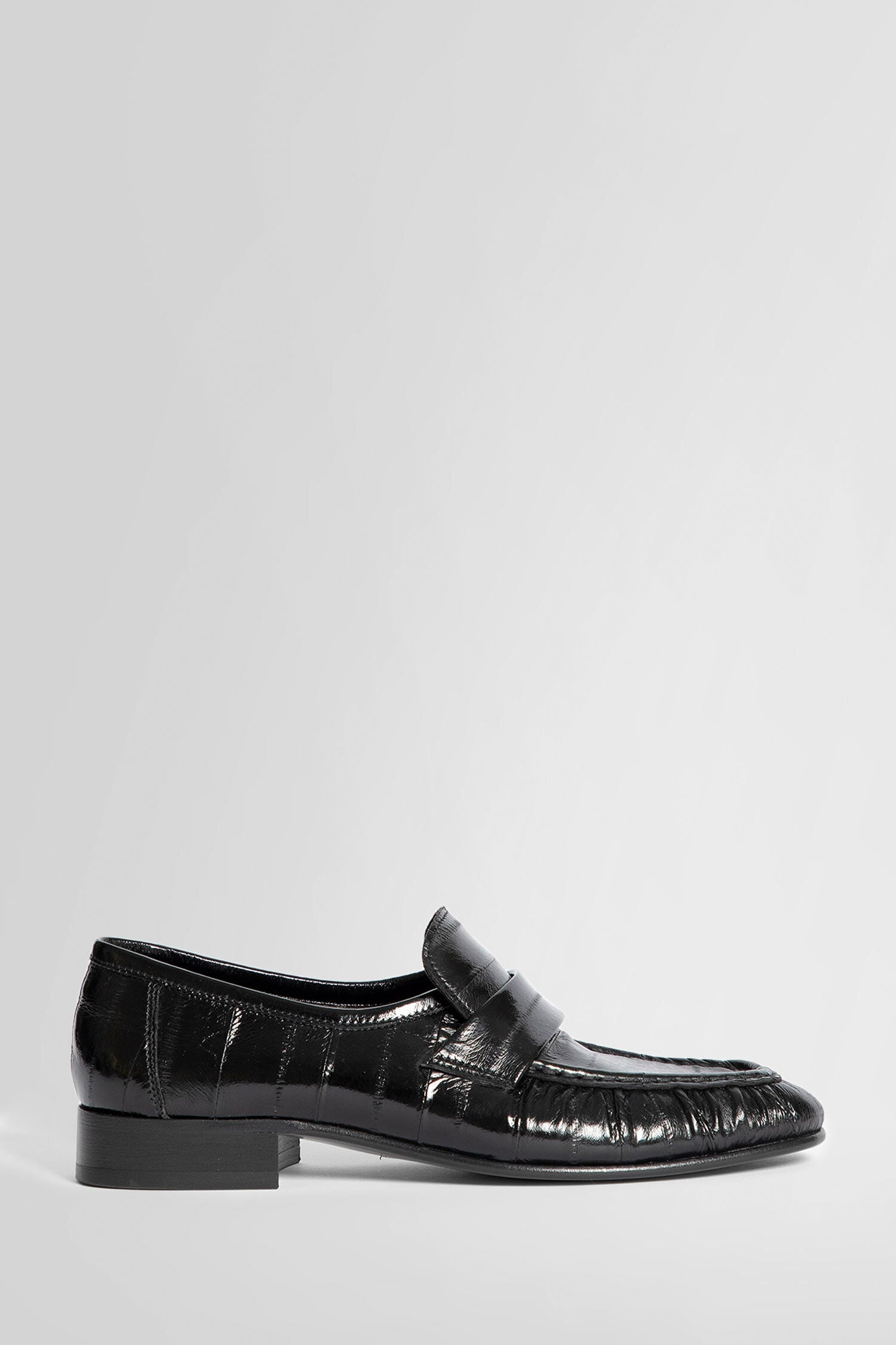 THE ROW WOMAN BLACK LOAFERS - 1