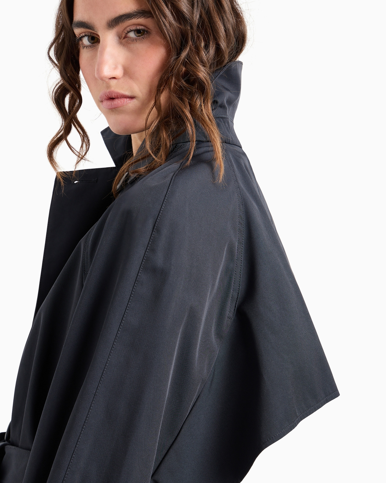 Double-breasted trench coat with belt in water-repellent technical cotton - 6