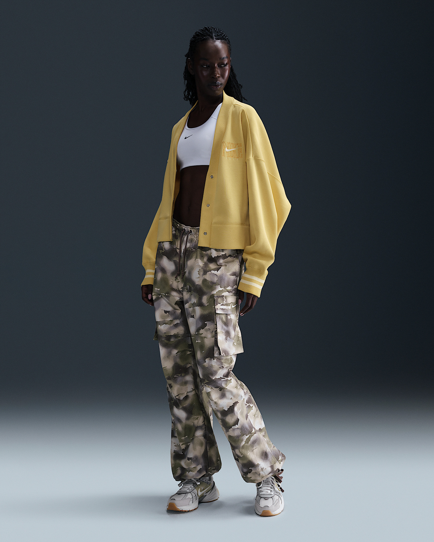 Nike Sportswear Phoenix Fleece Women's Over-Oversized Graphic Cardigan - 4