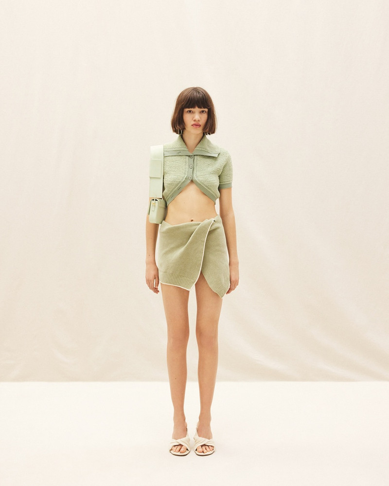 JACQUEMUS Le Carinu outlook