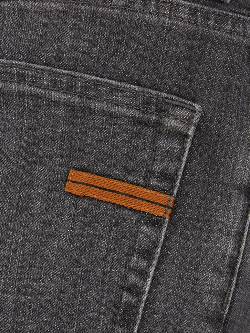 straight-leg jeans 3